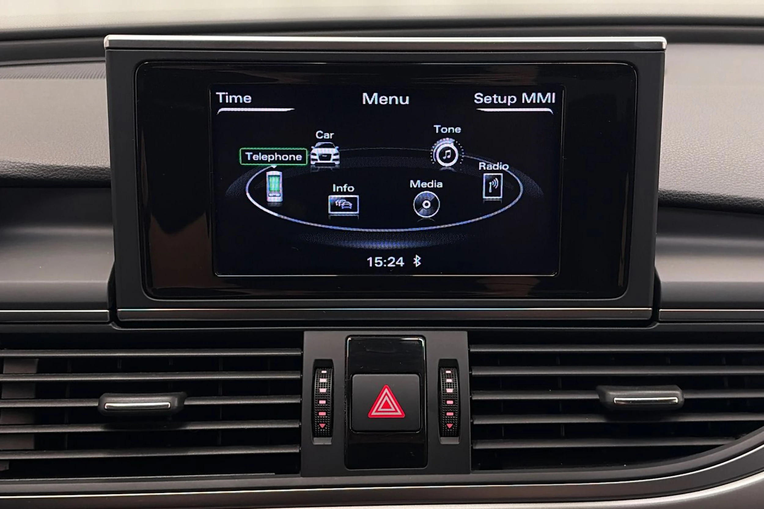 Sininen Audi A6 2014 kuva 22.