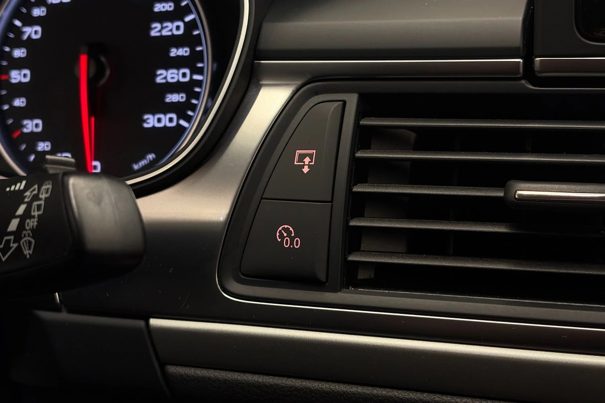 Sininen Audi A6 2014 kuva 25.