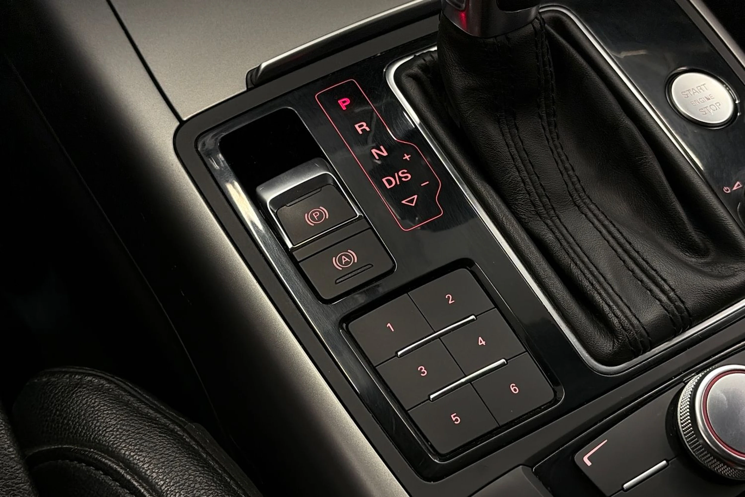 Sininen Audi A6 2014 kuva 27.