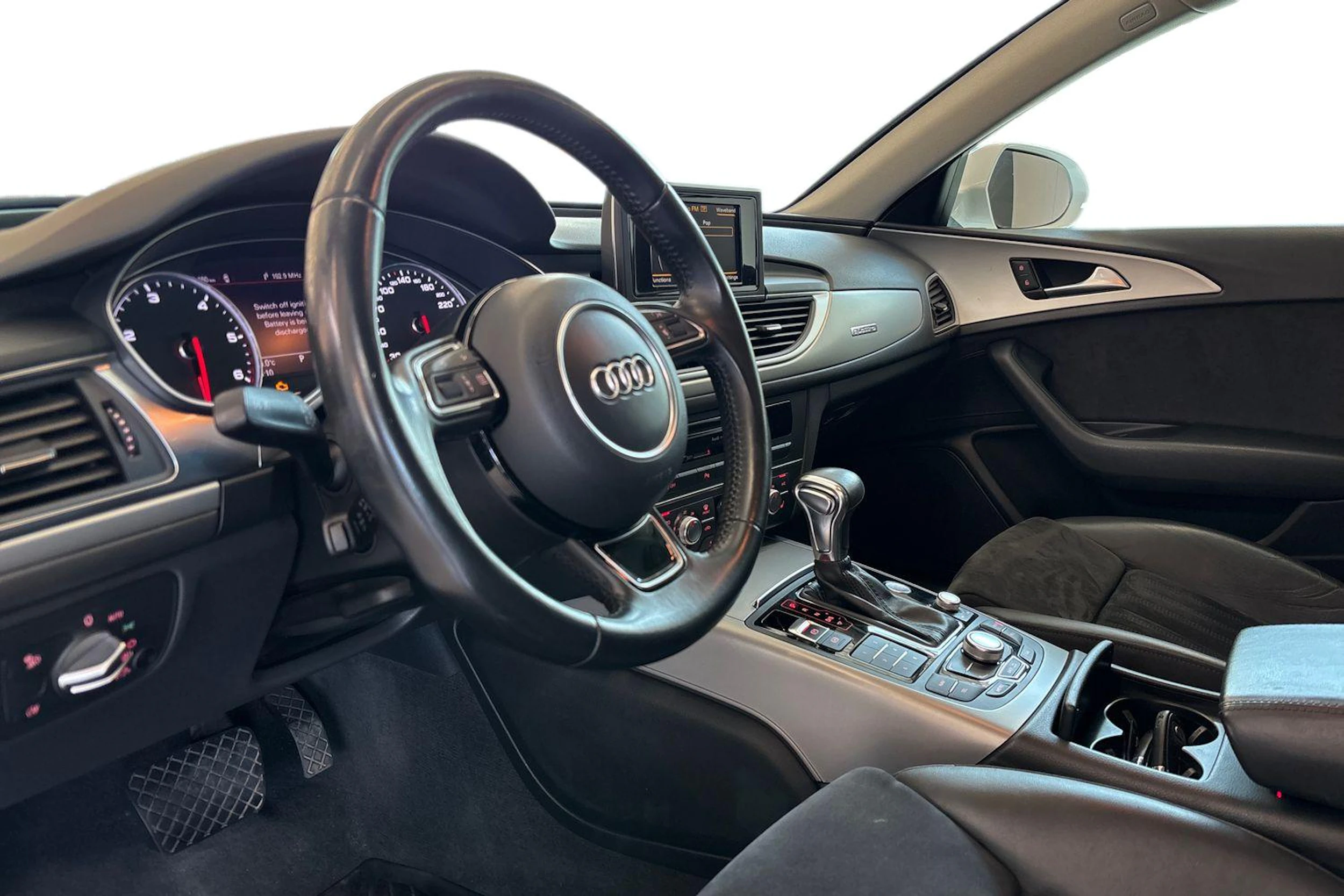 valkoinen Audi A6 2014 kuva 6.