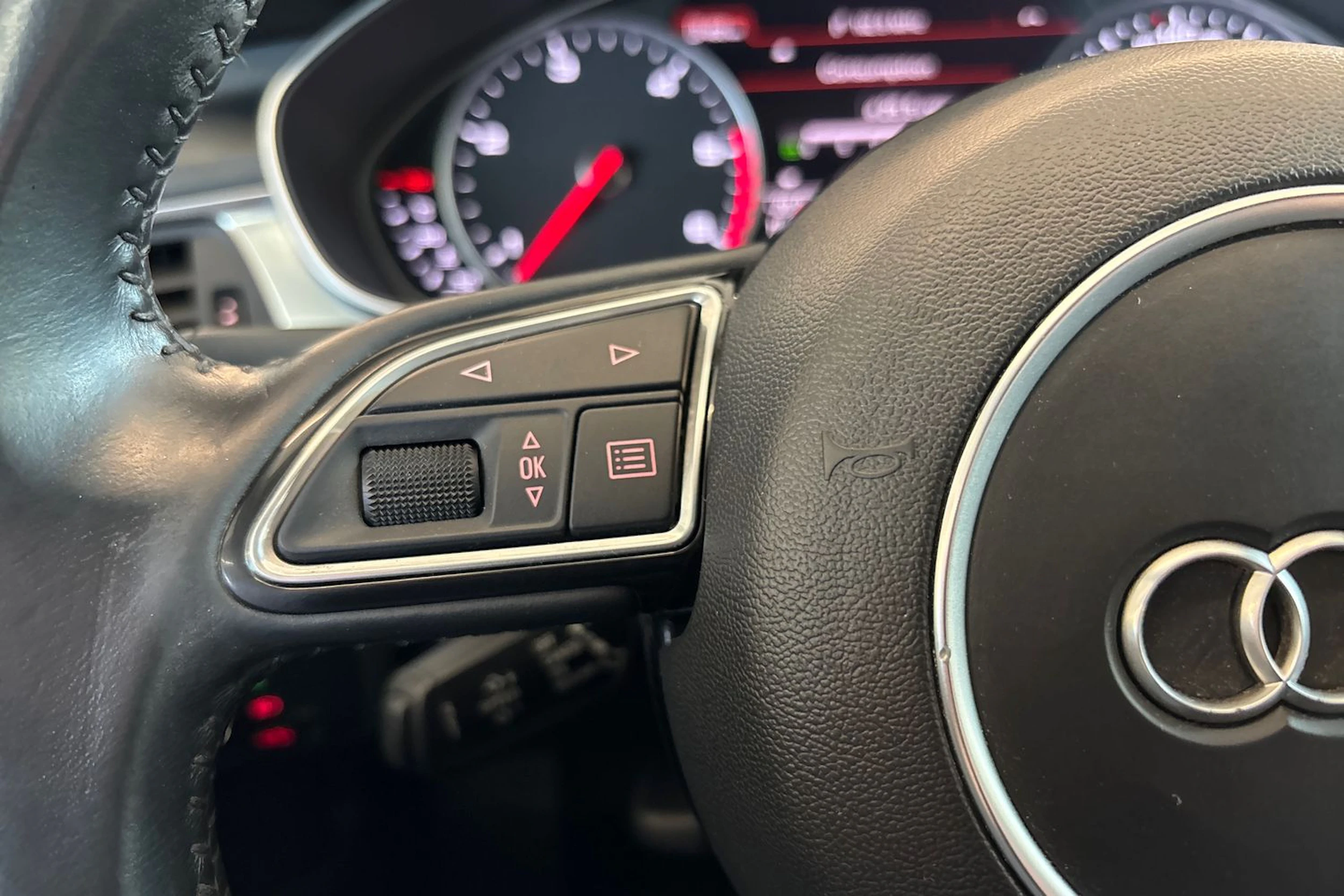 valkoinen Audi A6 2014 kuva 14.