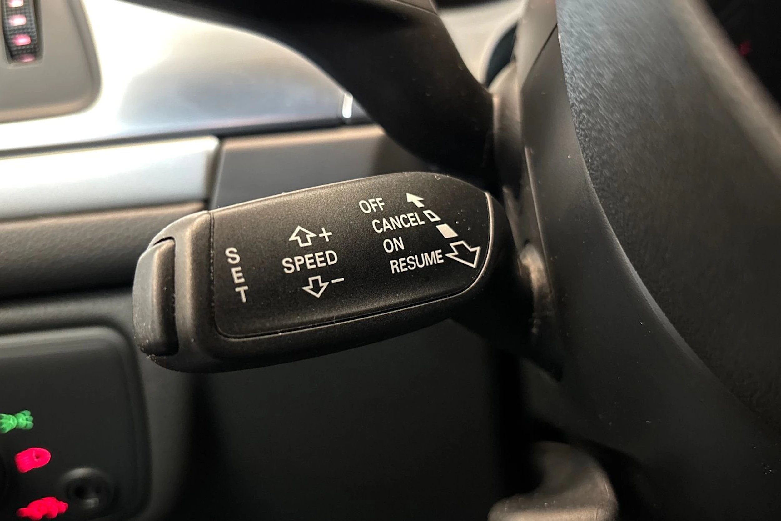 valkoinen Audi A6 2014 kuva 16.