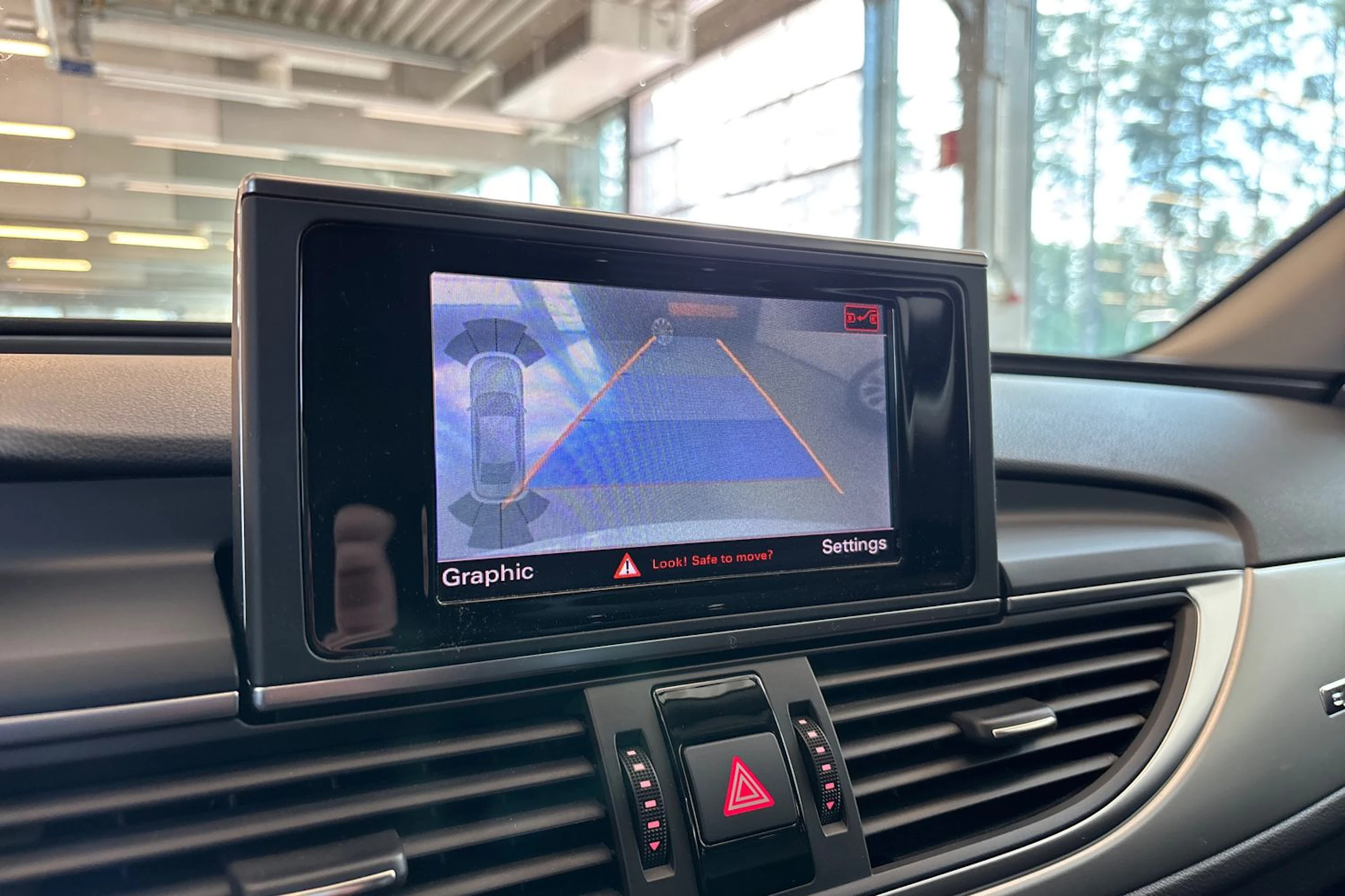valkoinen Audi A6 2014 kuva 19.