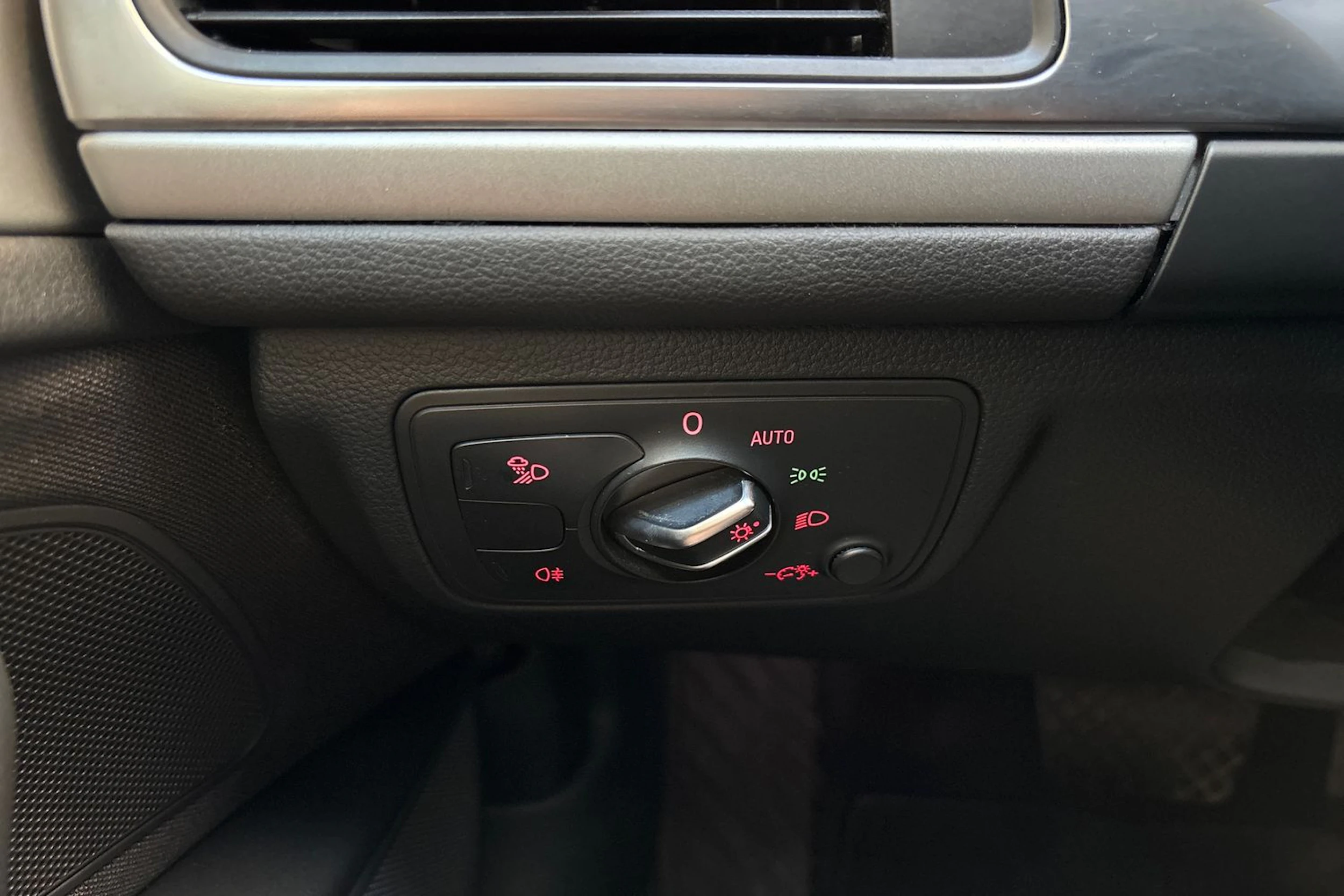 musta Audi A6 2014 kuva 18.