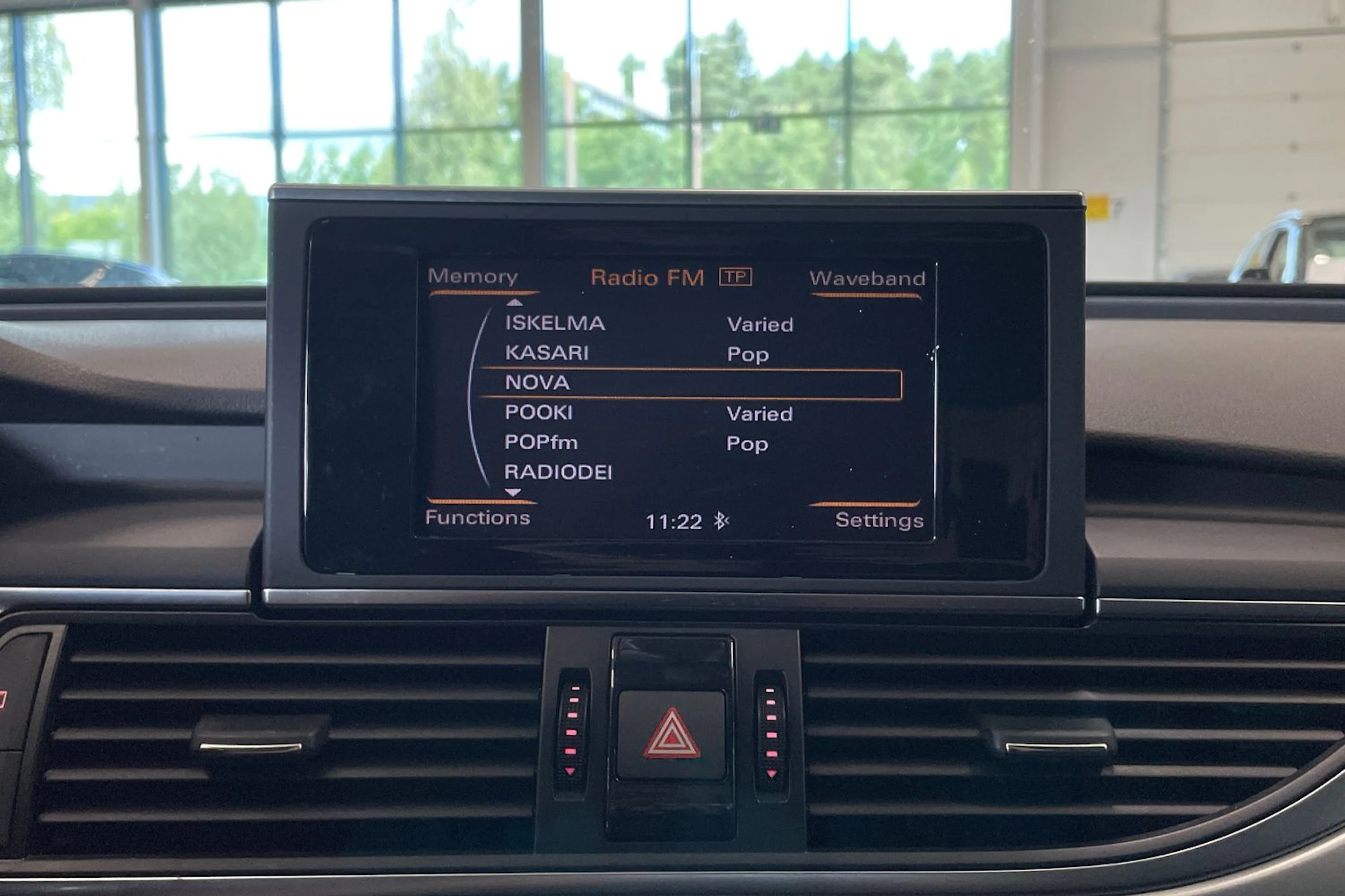musta Audi A6 2014 kuva 17.