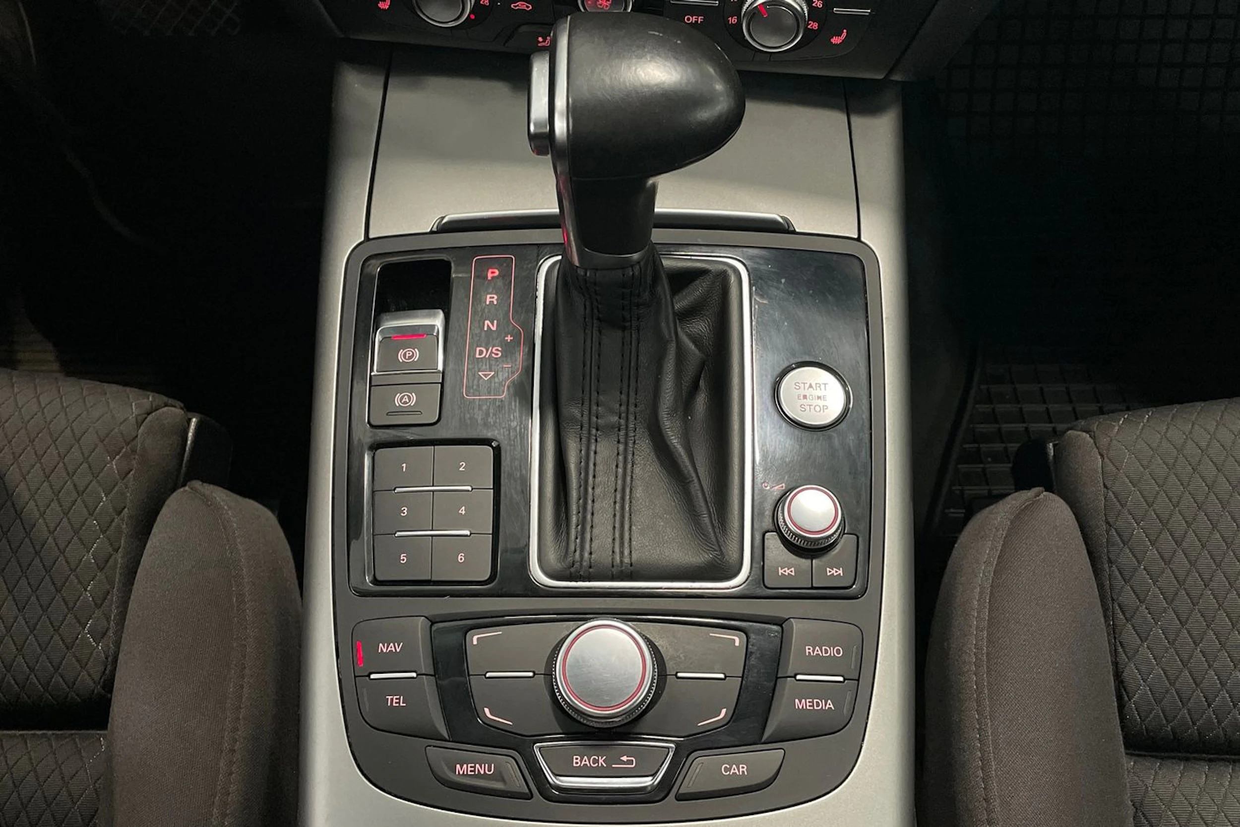 musta Audi A6 2014 kuva 22.