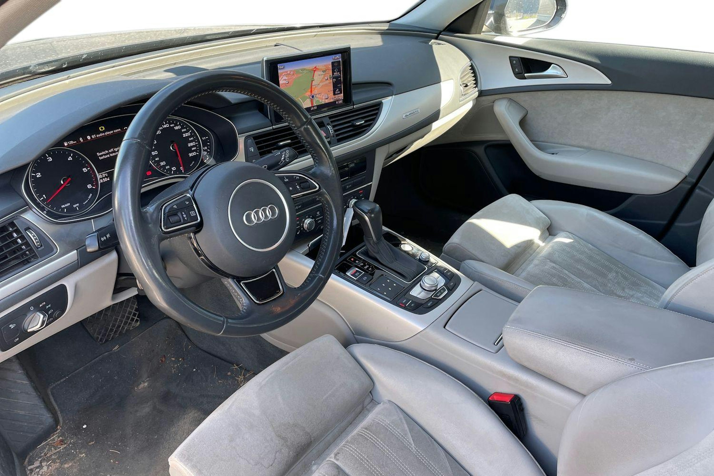 sininen Audi A6 2015 kuva 3.