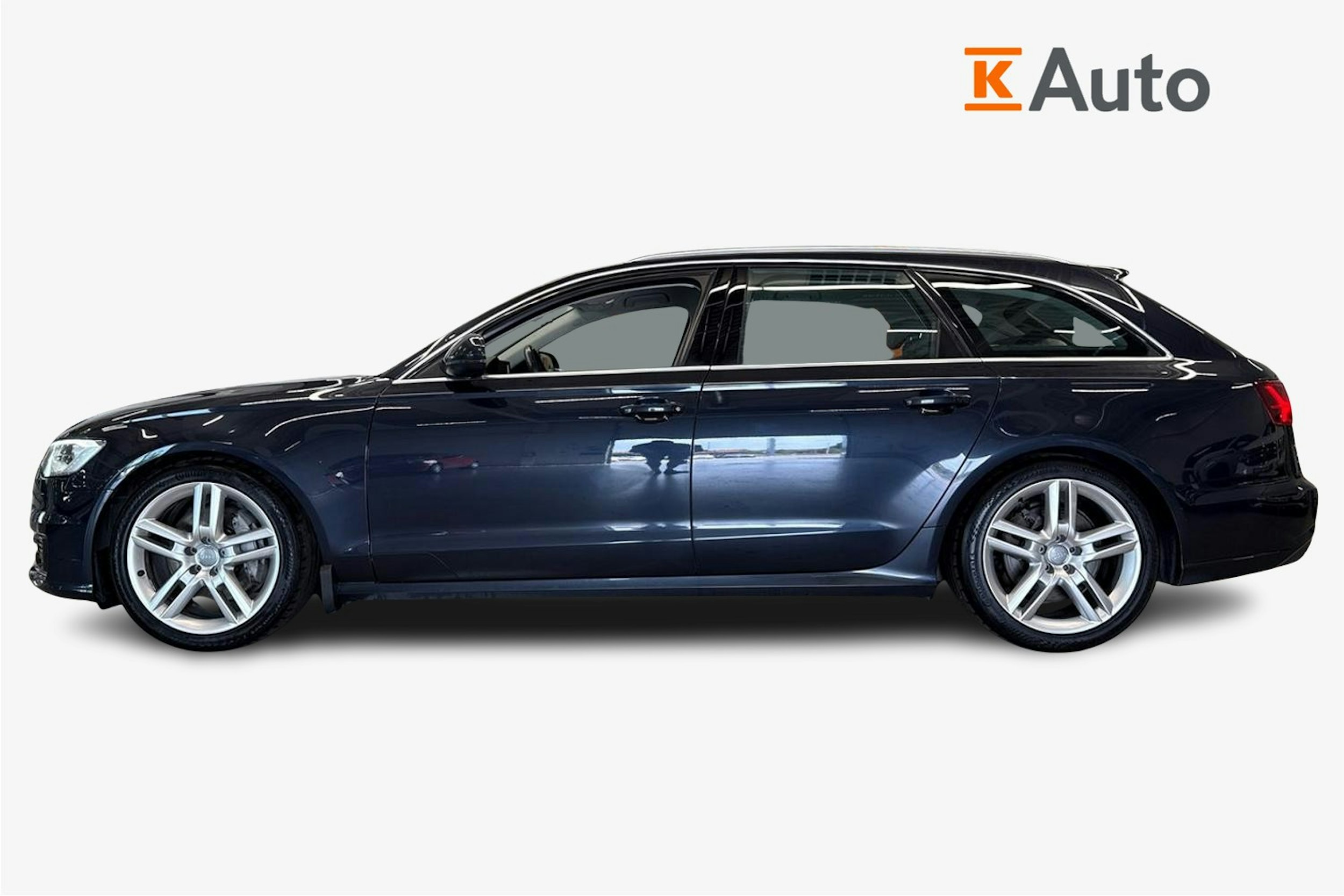 sininen Audi A6 2015 kuva 6.