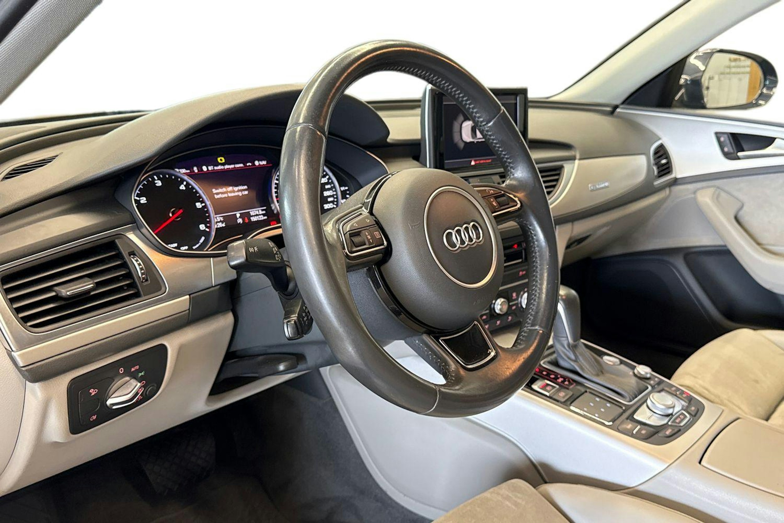 sininen Audi A6 2015 kuva 7.
