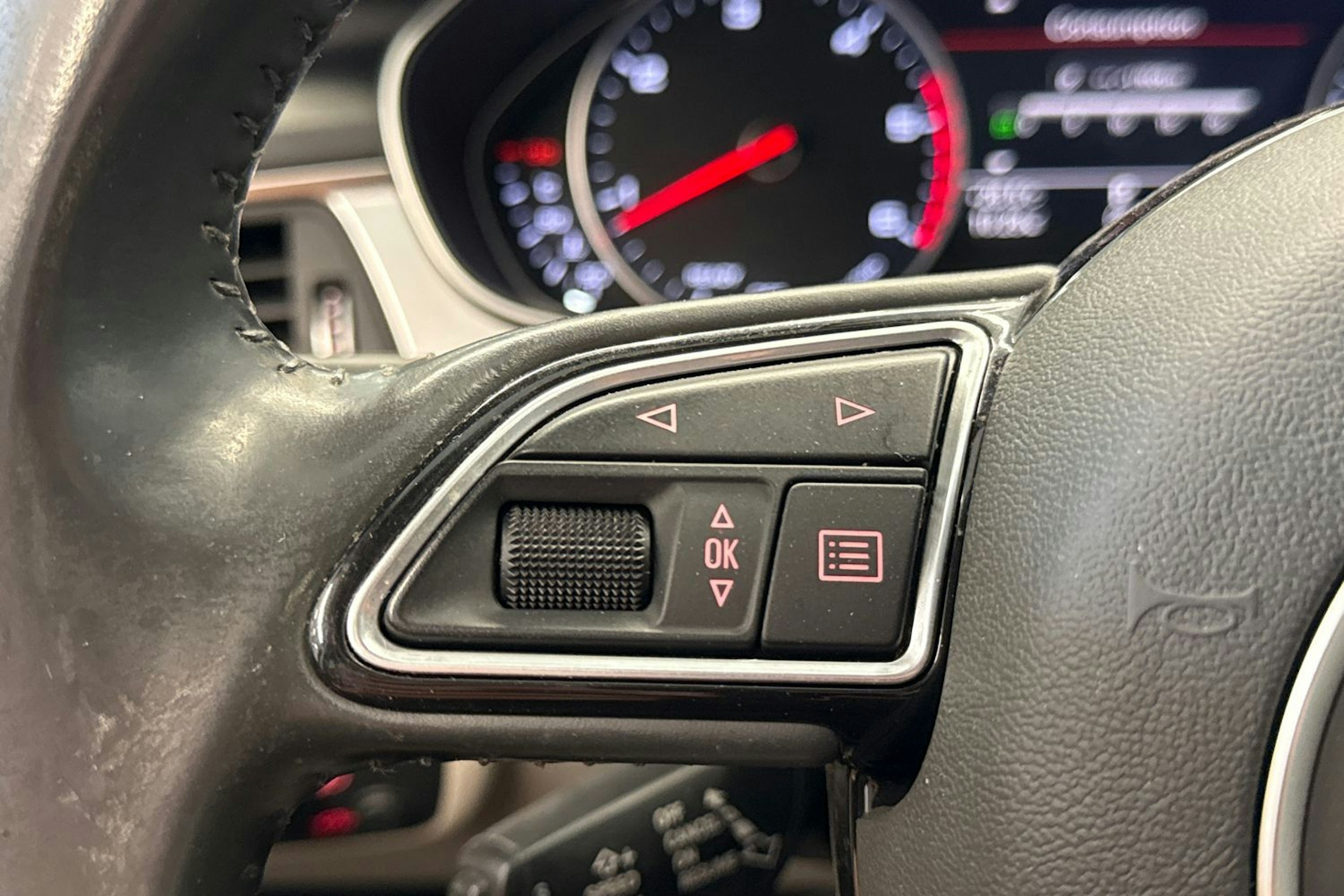sininen Audi A6 2015 kuva 15.
