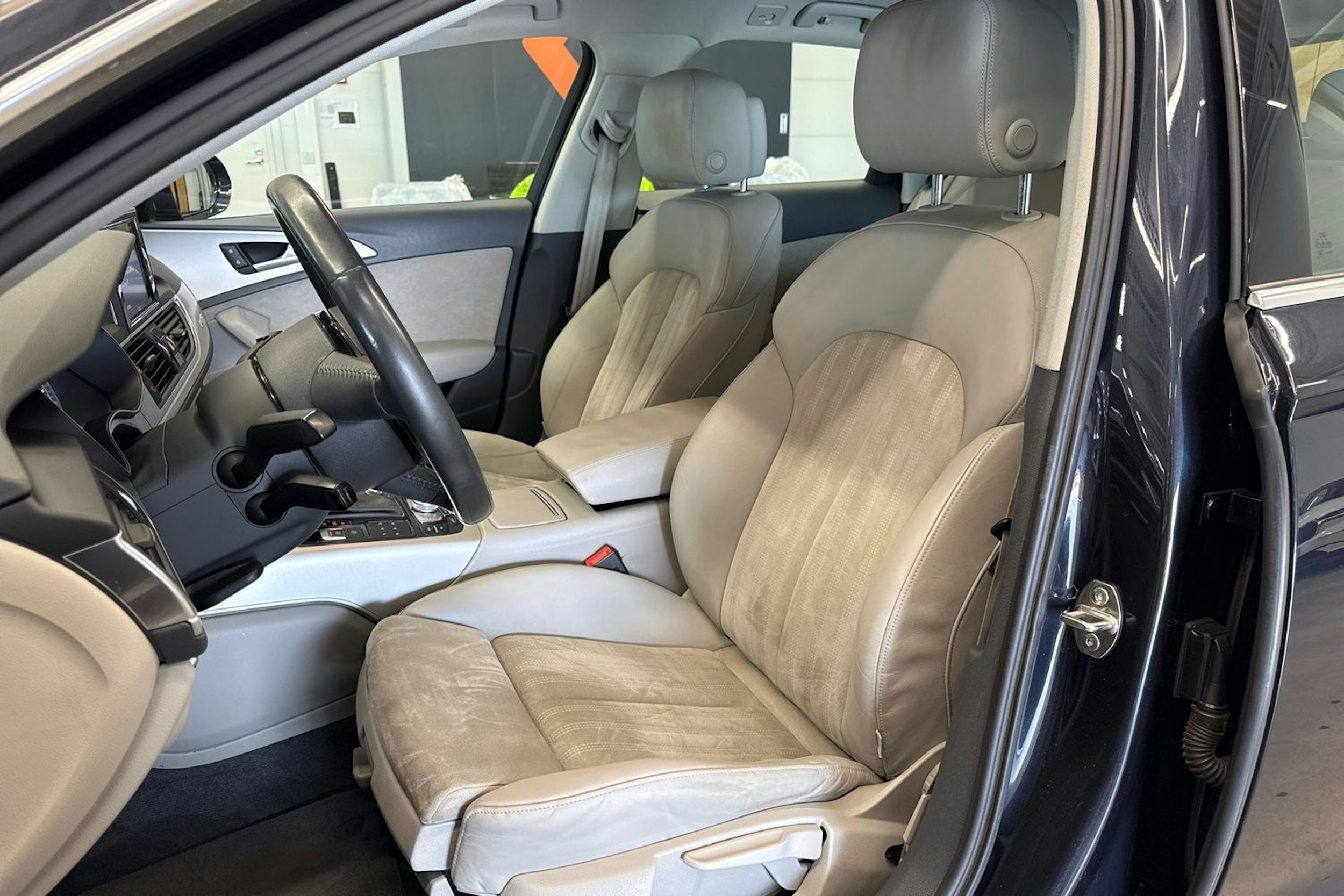 sininen Audi A6 2015 kuva 25.