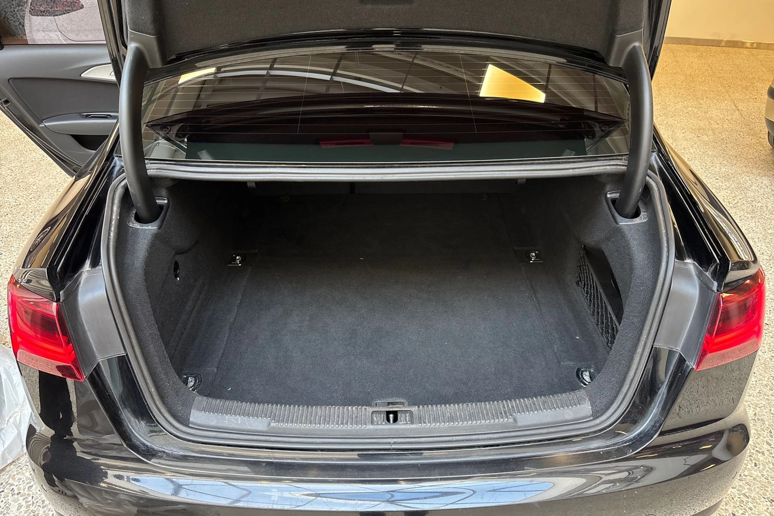 musta Audi A6 2015 kuva 16.