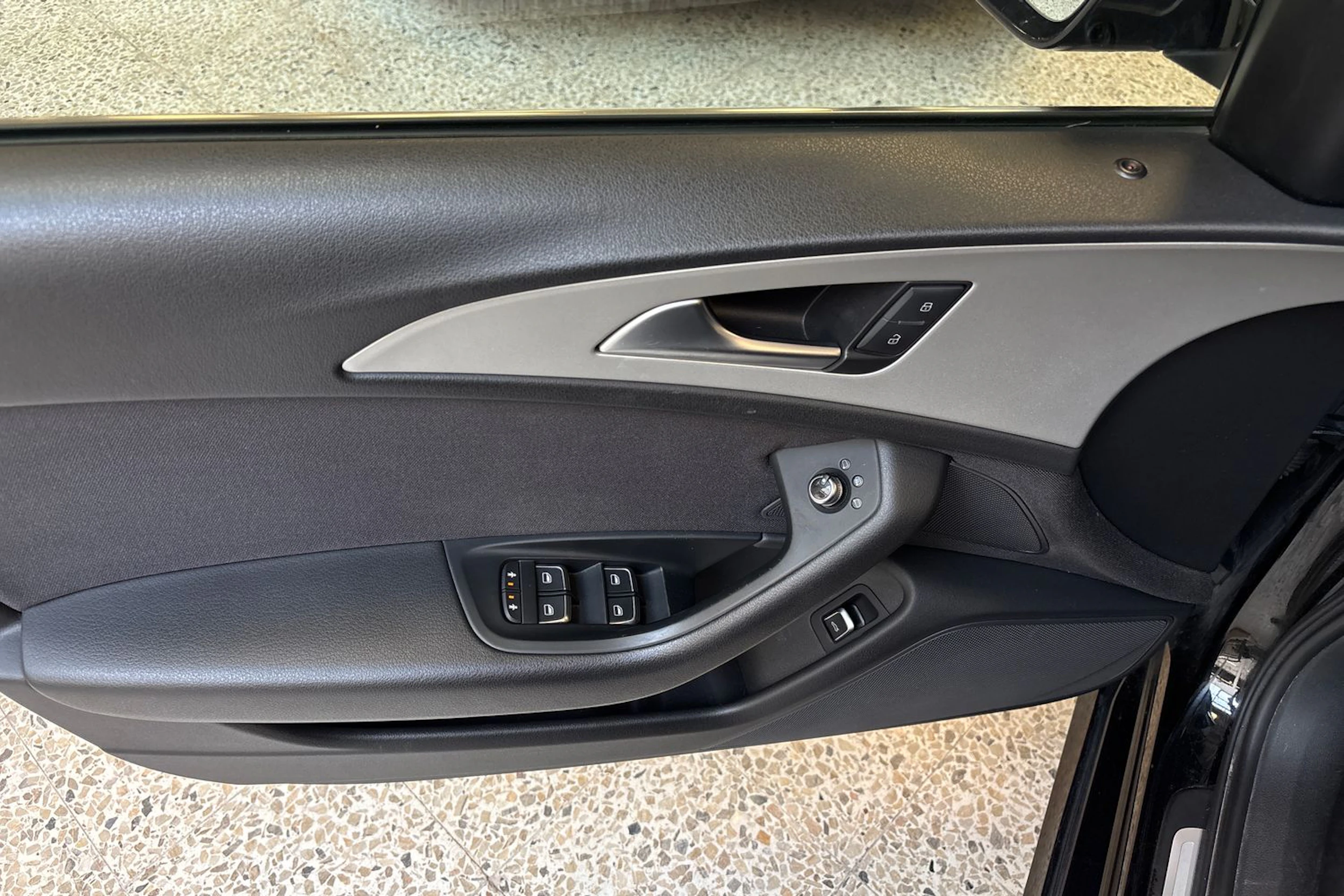 musta Audi A6 2015 kuva 18.