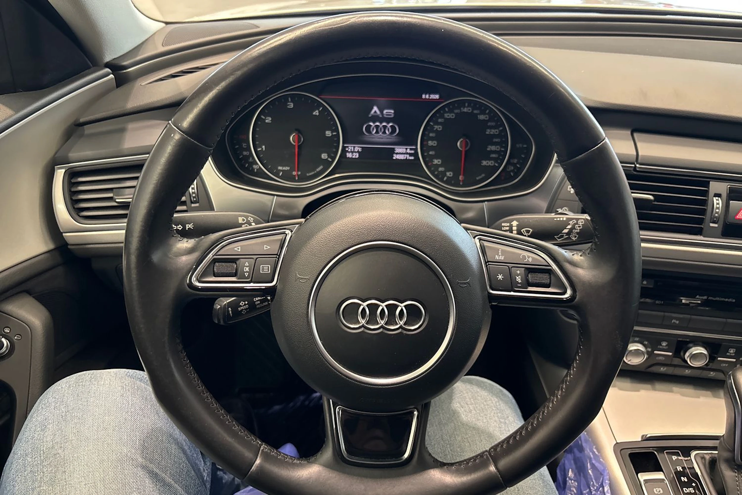 Valkoinen Audi A6 2015 kuva 16.