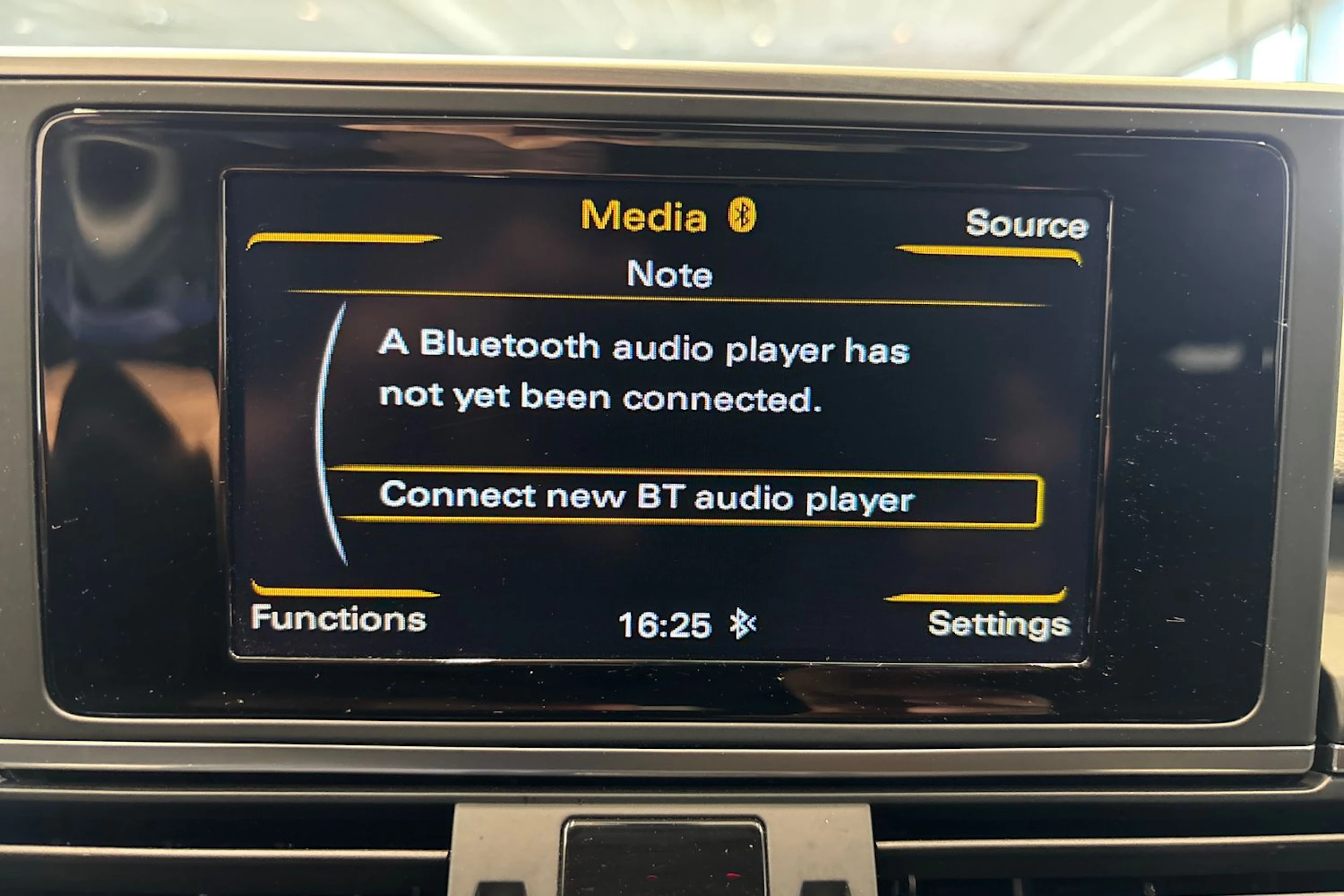 Valkoinen Audi A6 2015 kuva 23.