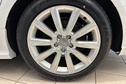 Valkoinen Audi A6 2015 kuva 27.