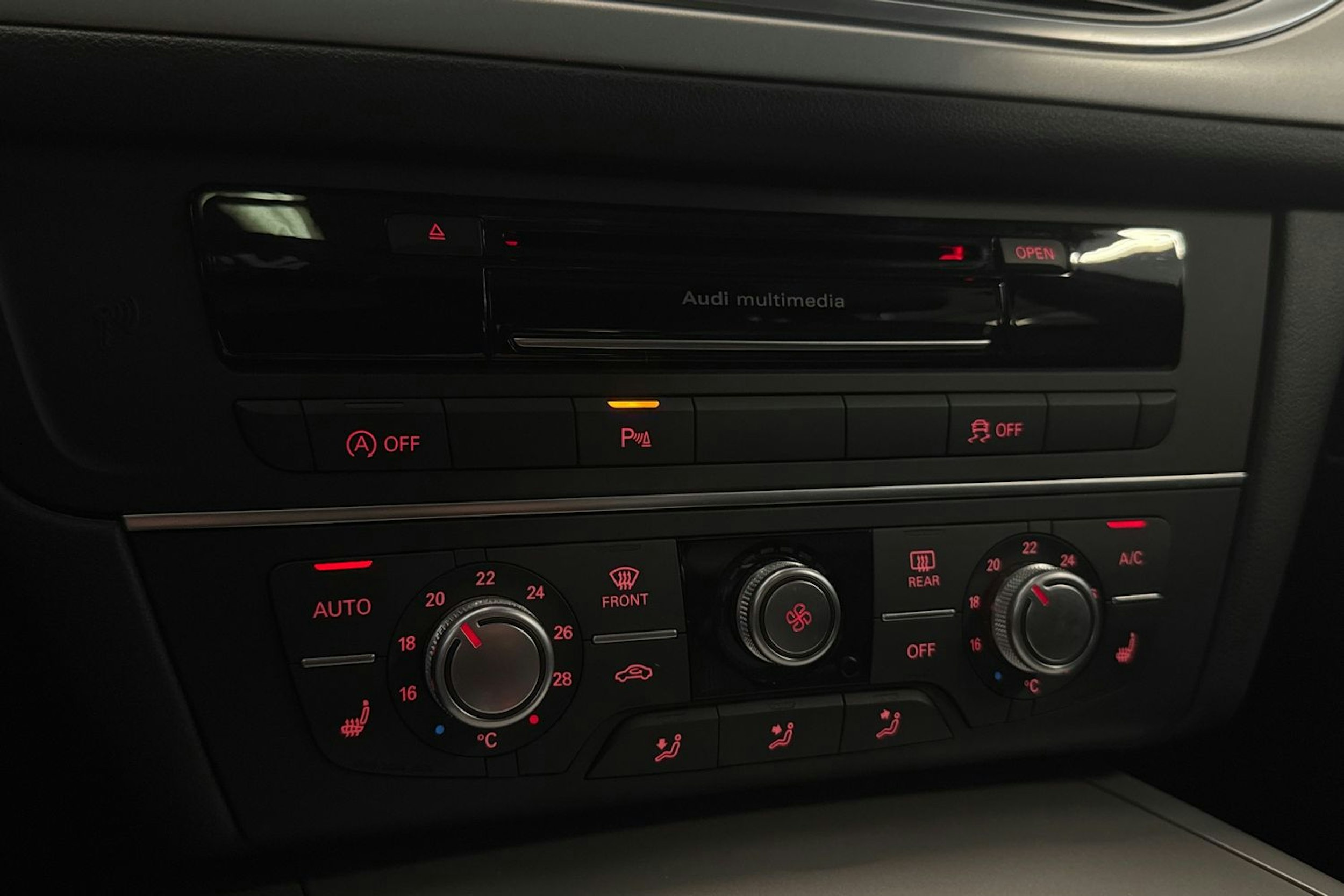 musta Audi A6 2015 kuva 19.