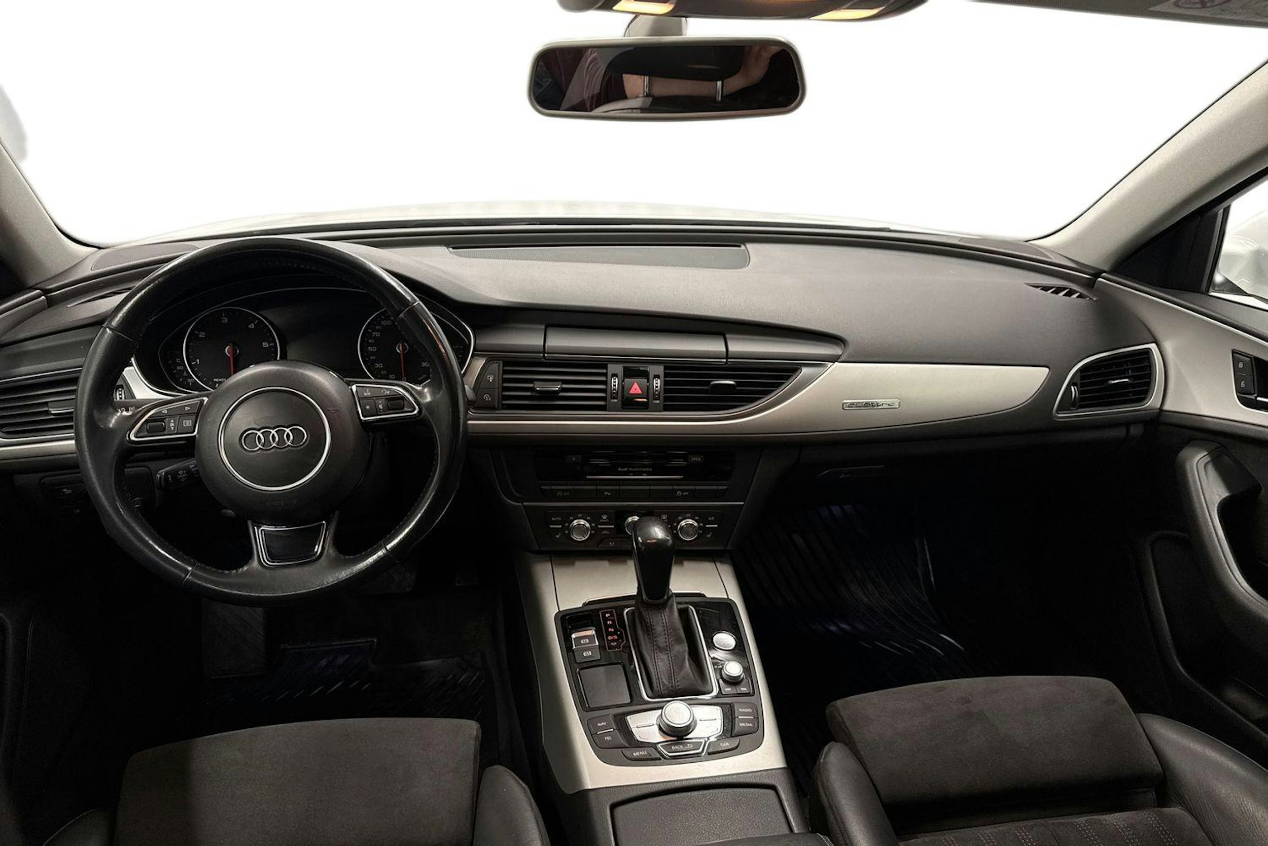 valkoinen Audi A6 2015 kuva 9.