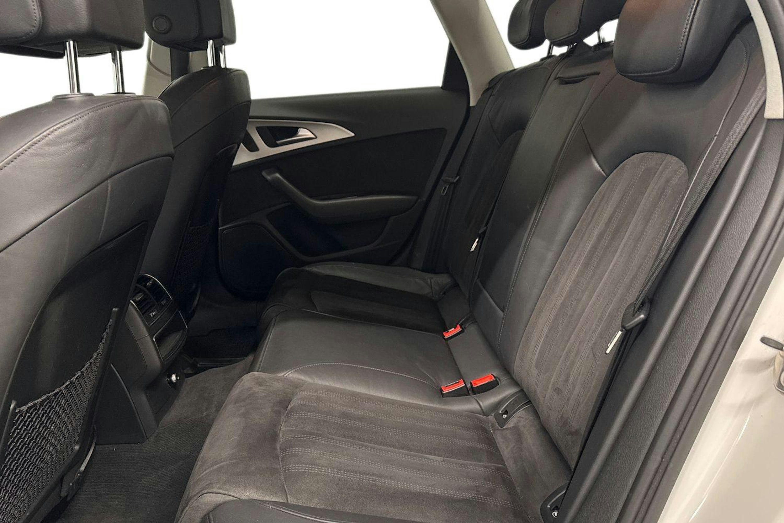 valkoinen Audi A6 2015 kuva 10.