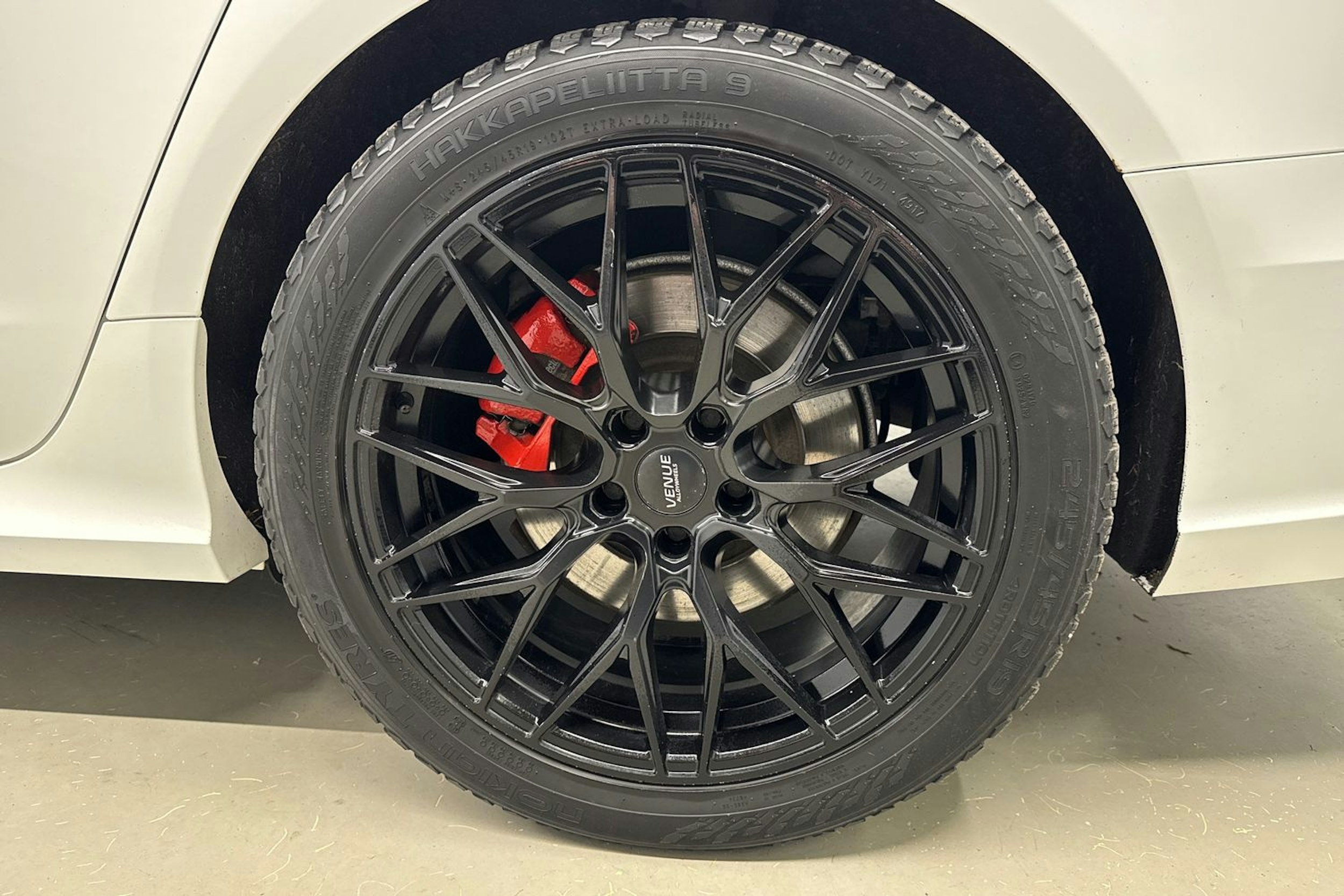 valkoinen Audi A6 2015 kuva 13.