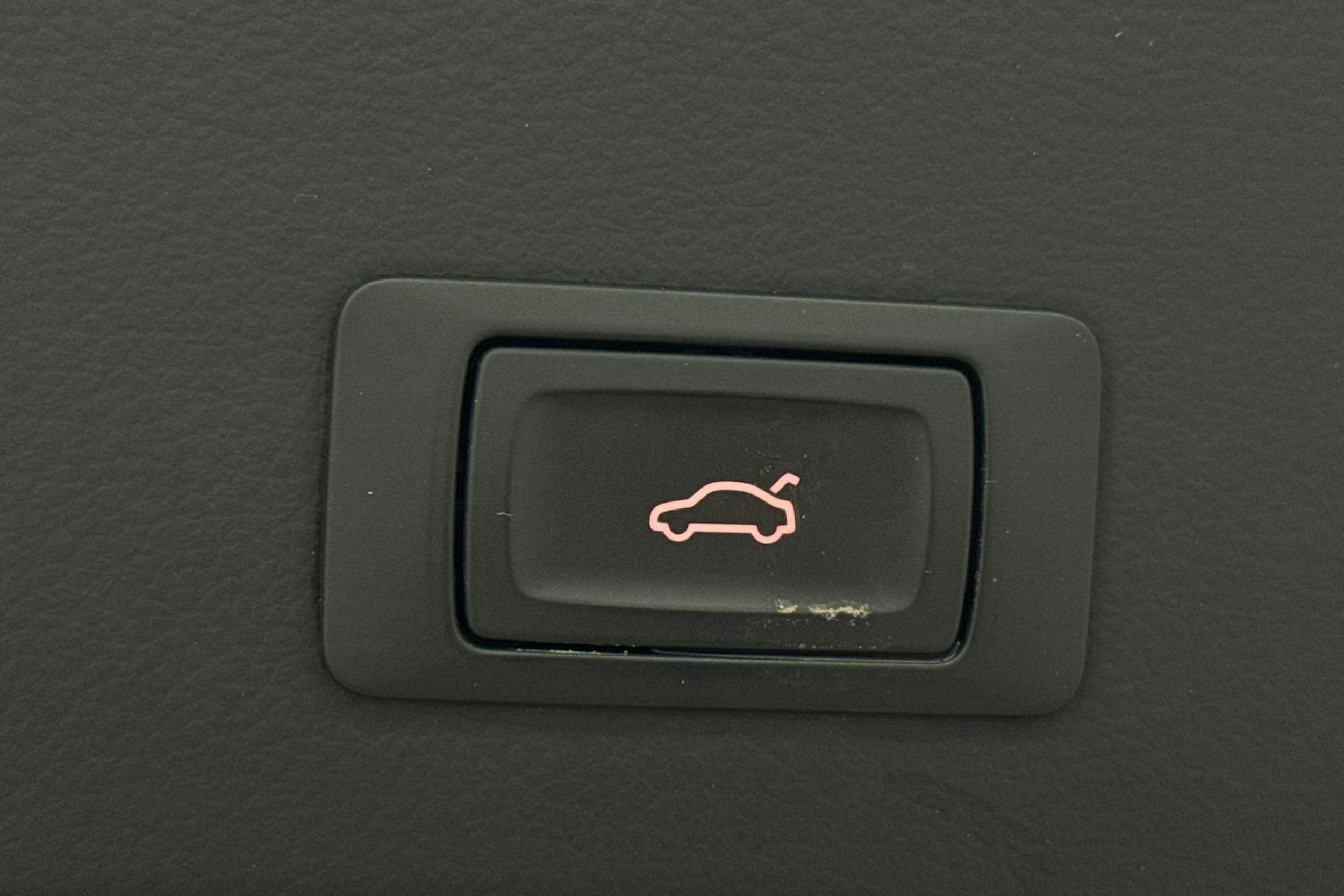 valkoinen Audi A6 2015 kuva 15.