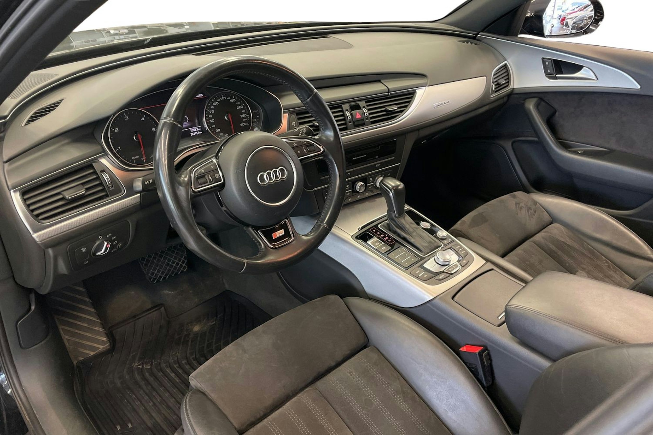 met. musta Audi A6 2015 kuva 7.