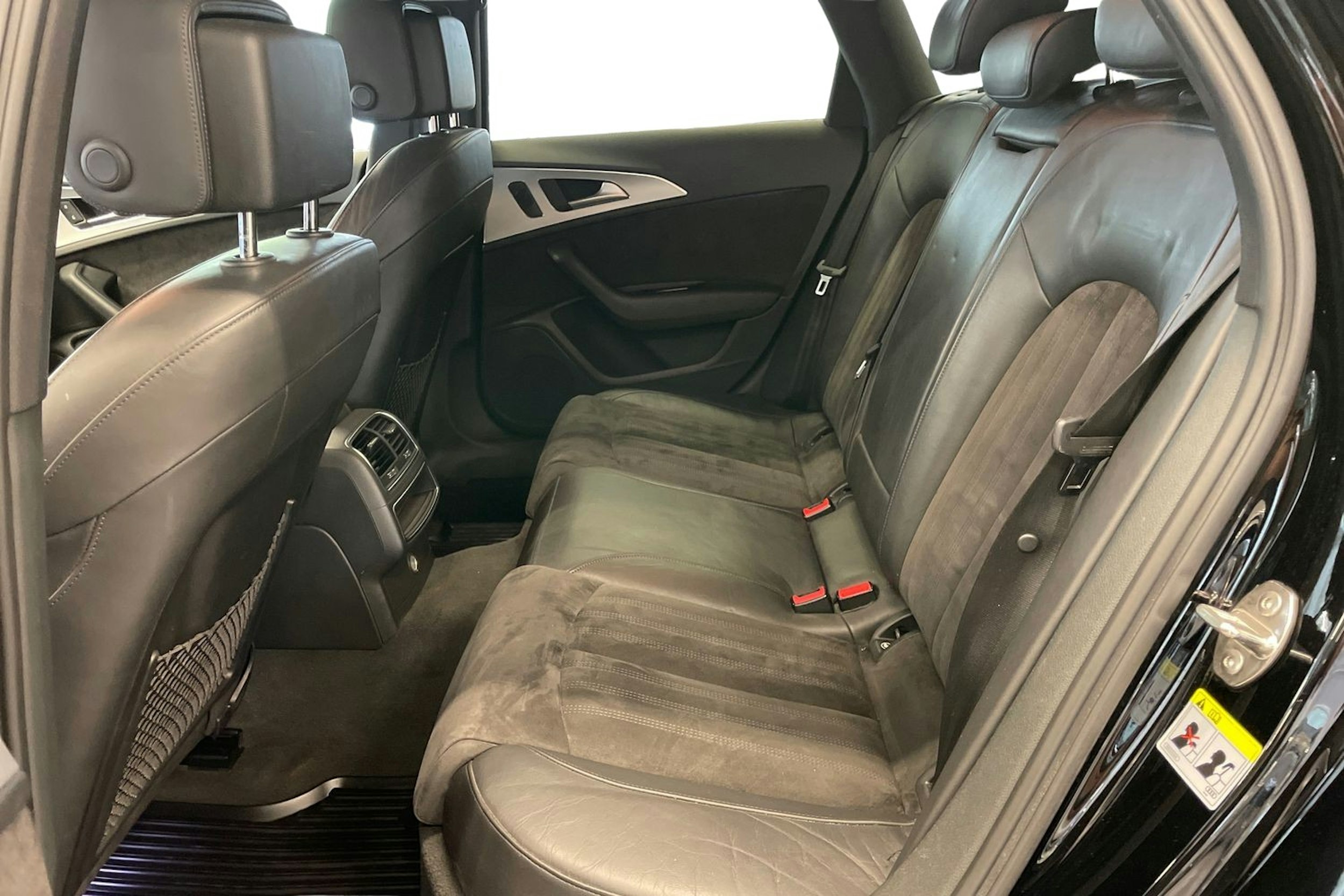 met. musta Audi A6 2015 kuva 10.