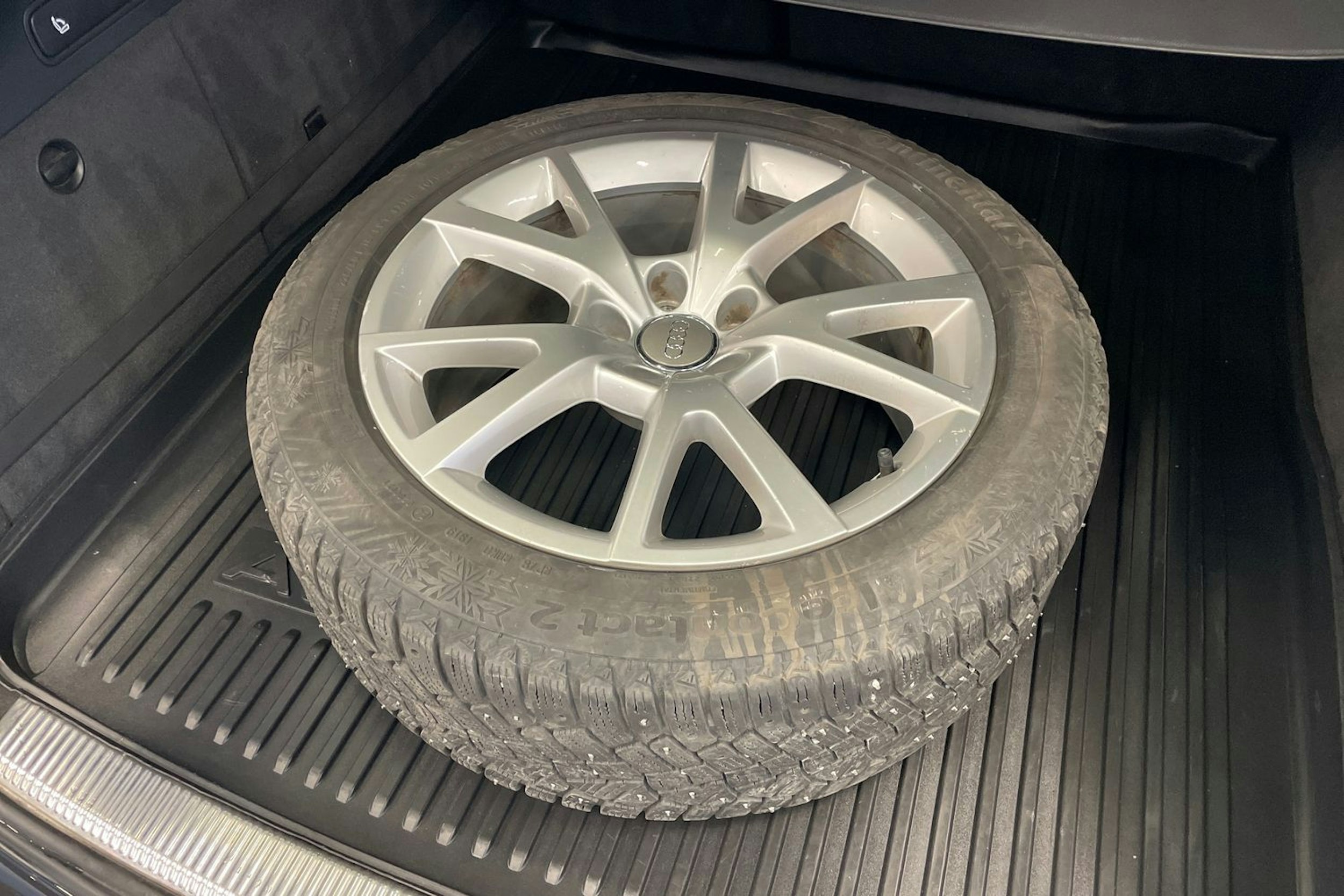 met. musta Audi A6 2015 kuva 13.