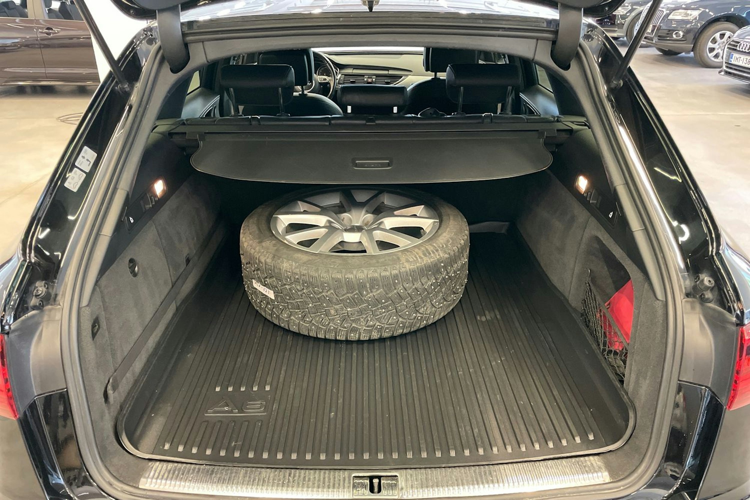 met. musta Audi A6 2015 kuva 21.