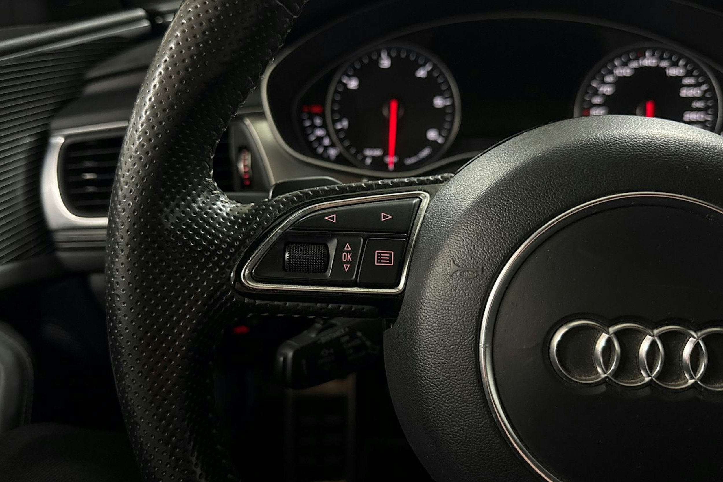 harmaa Audi A6 2015 kuva 18.