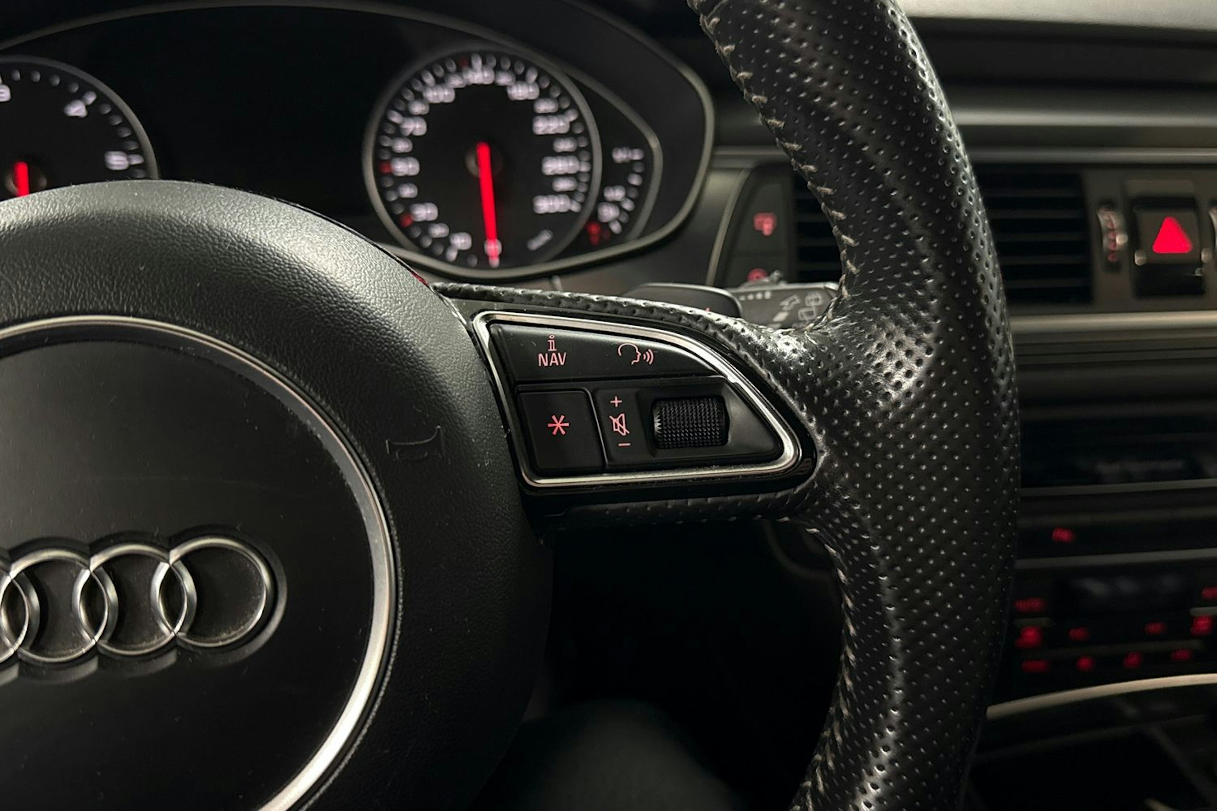 harmaa Audi A6 2015 kuva 19.