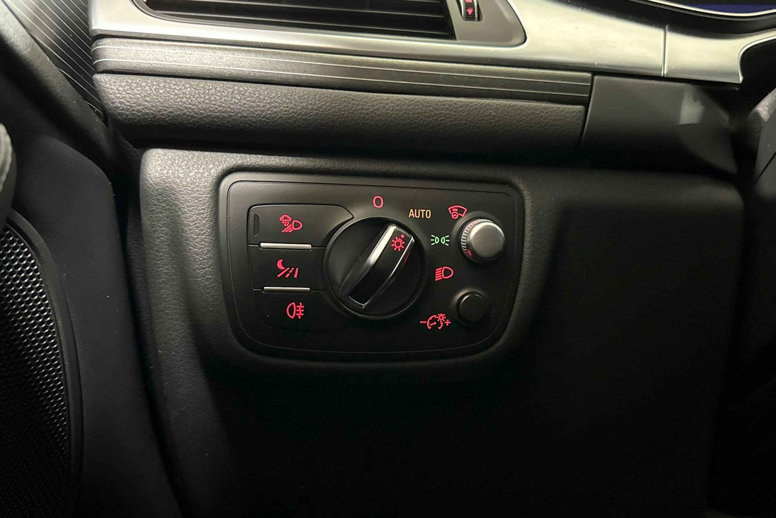 harmaa Audi A6 2015 kuva 20.