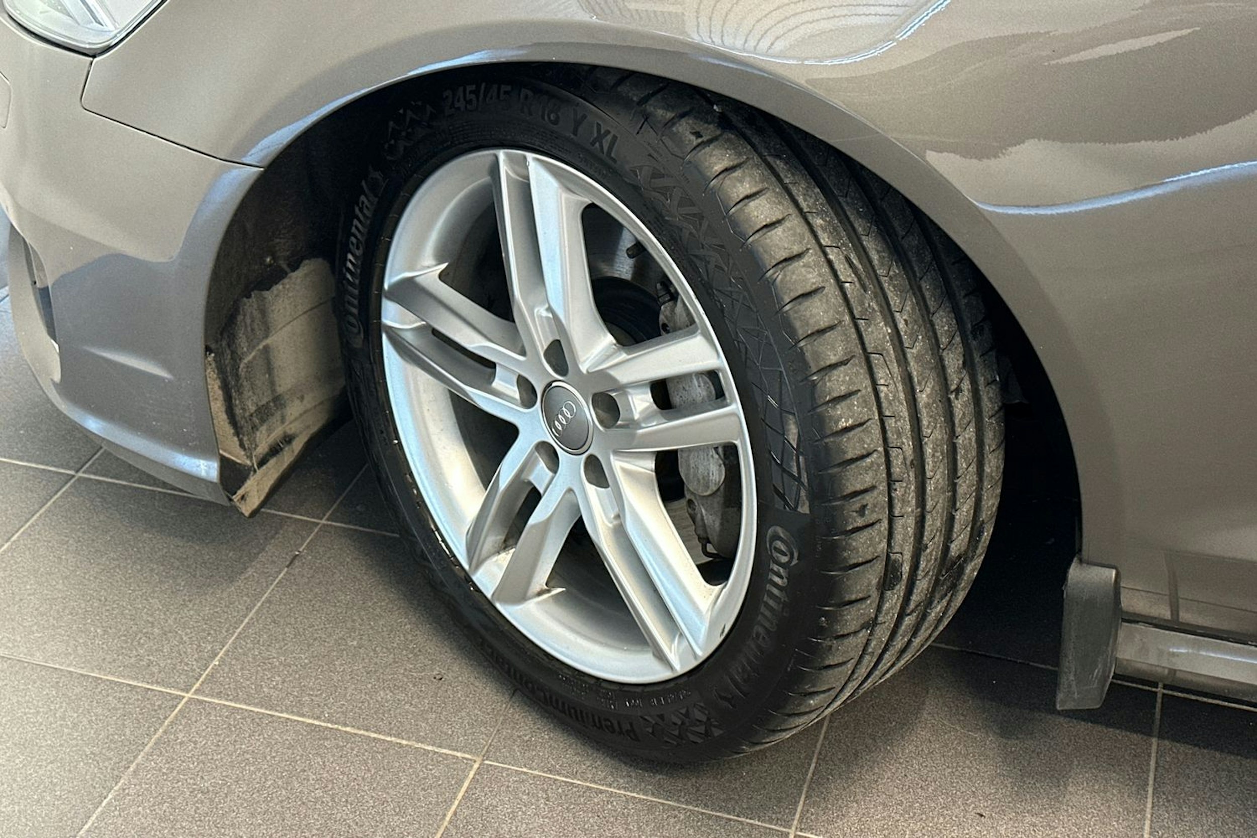 harmaa Audi A6 2015 kuva 13.