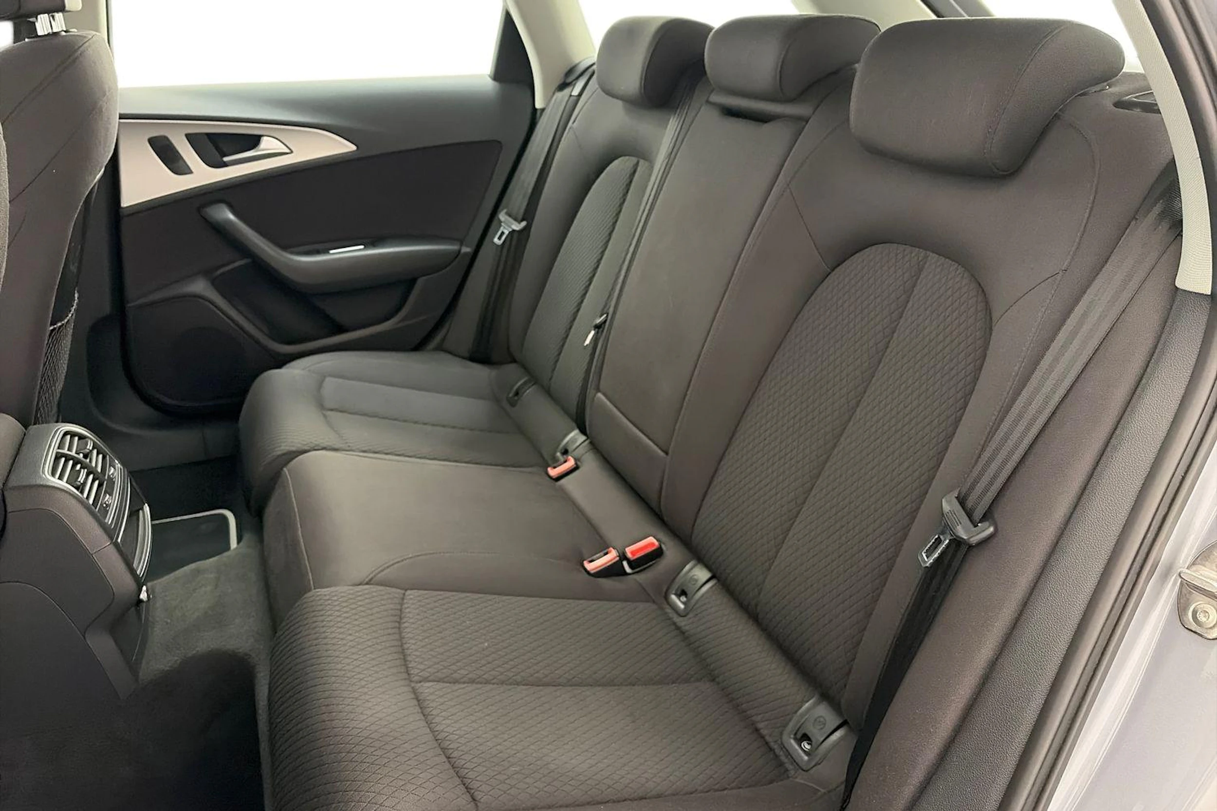 met. harmaa Audi A6 2015 kuva 8.