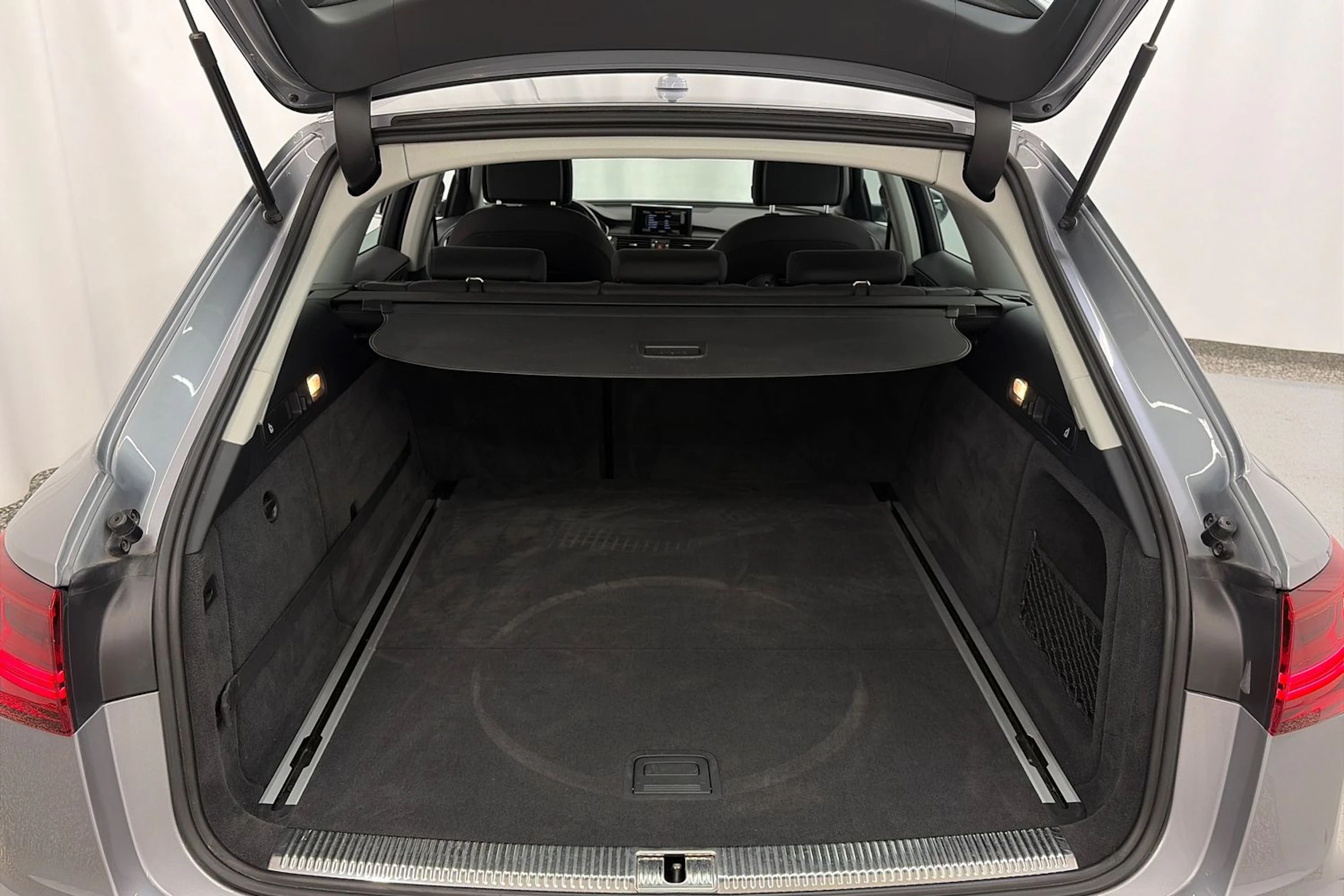 met. harmaa Audi A6 2015 kuva 11.