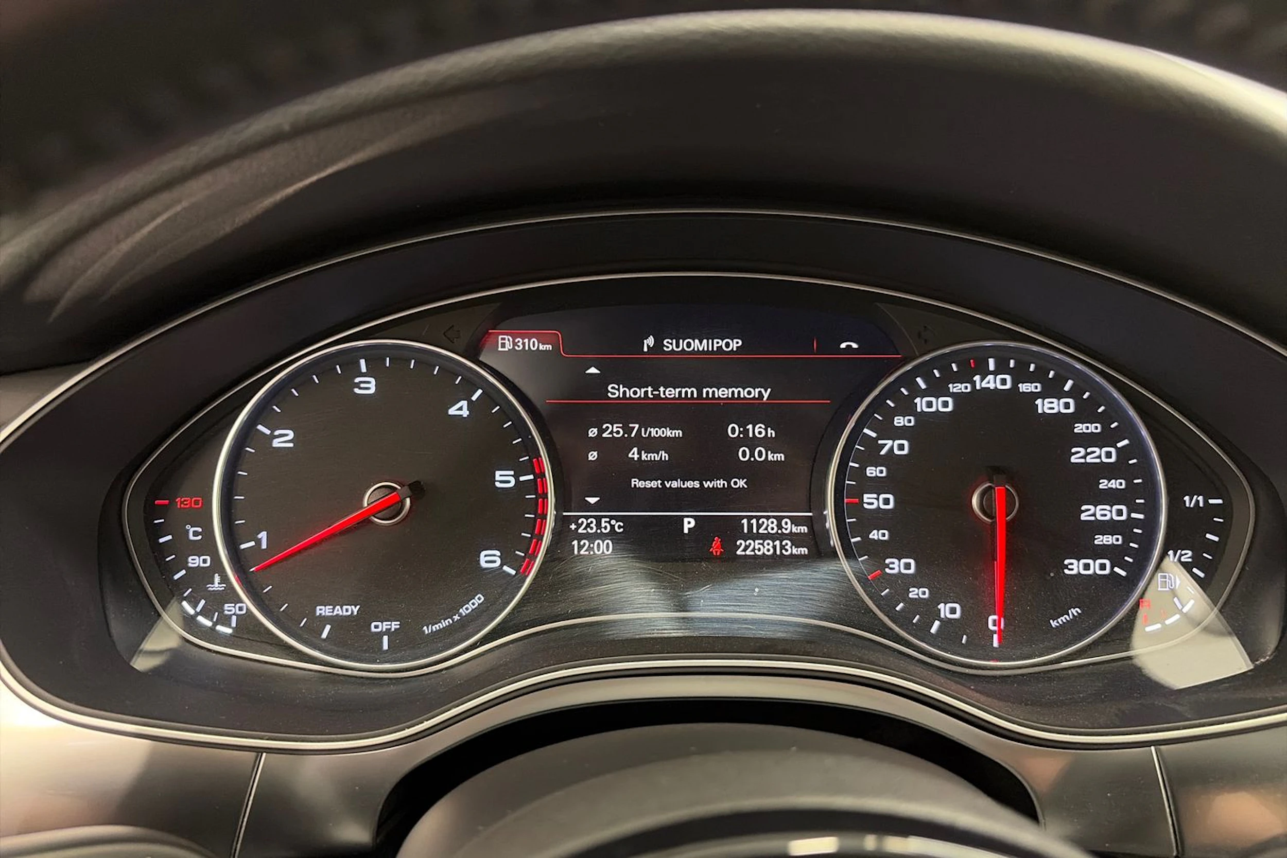 met. harmaa Audi A6 2015 kuva 13.