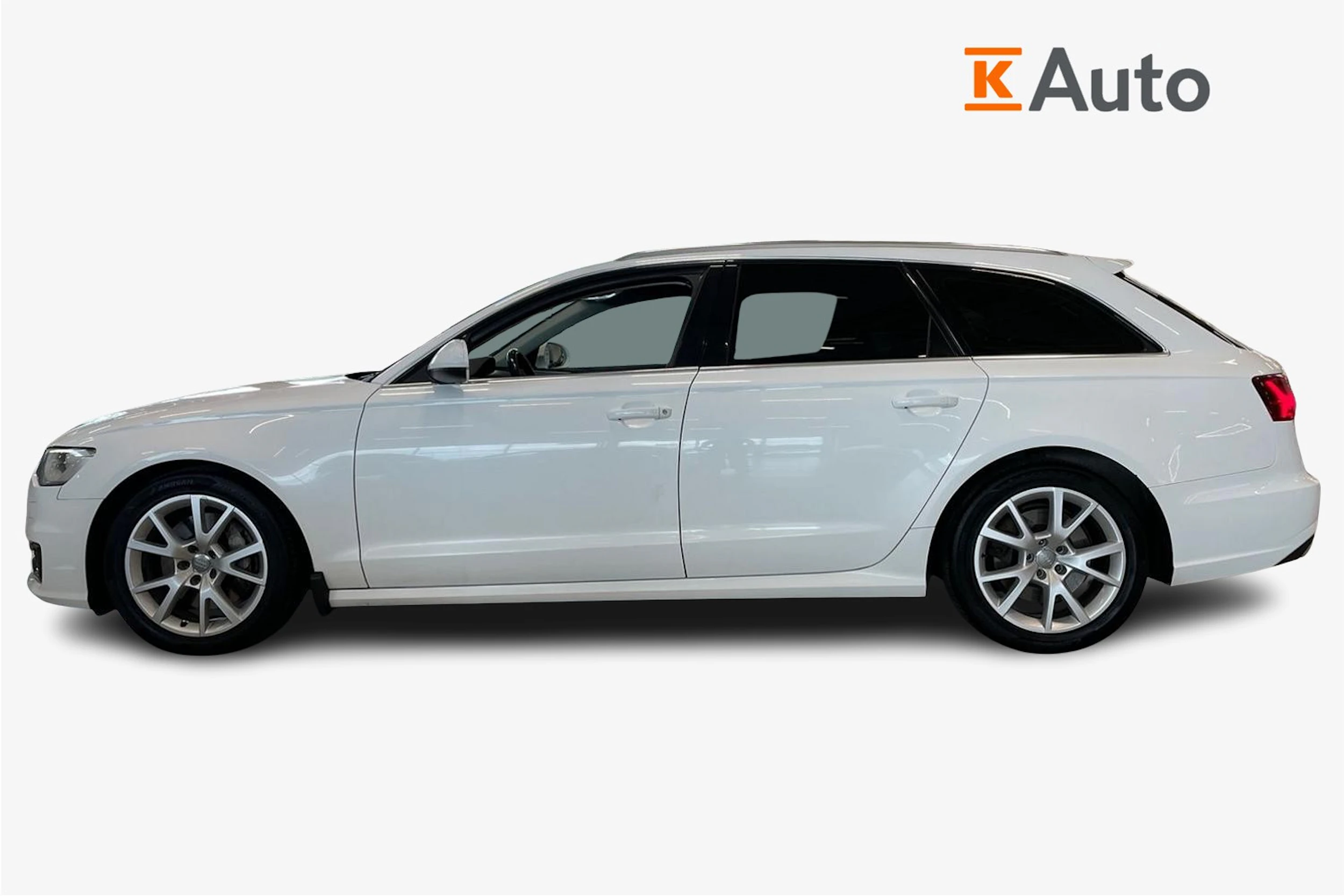 valkoinen Audi A6 2015 kuva 5.