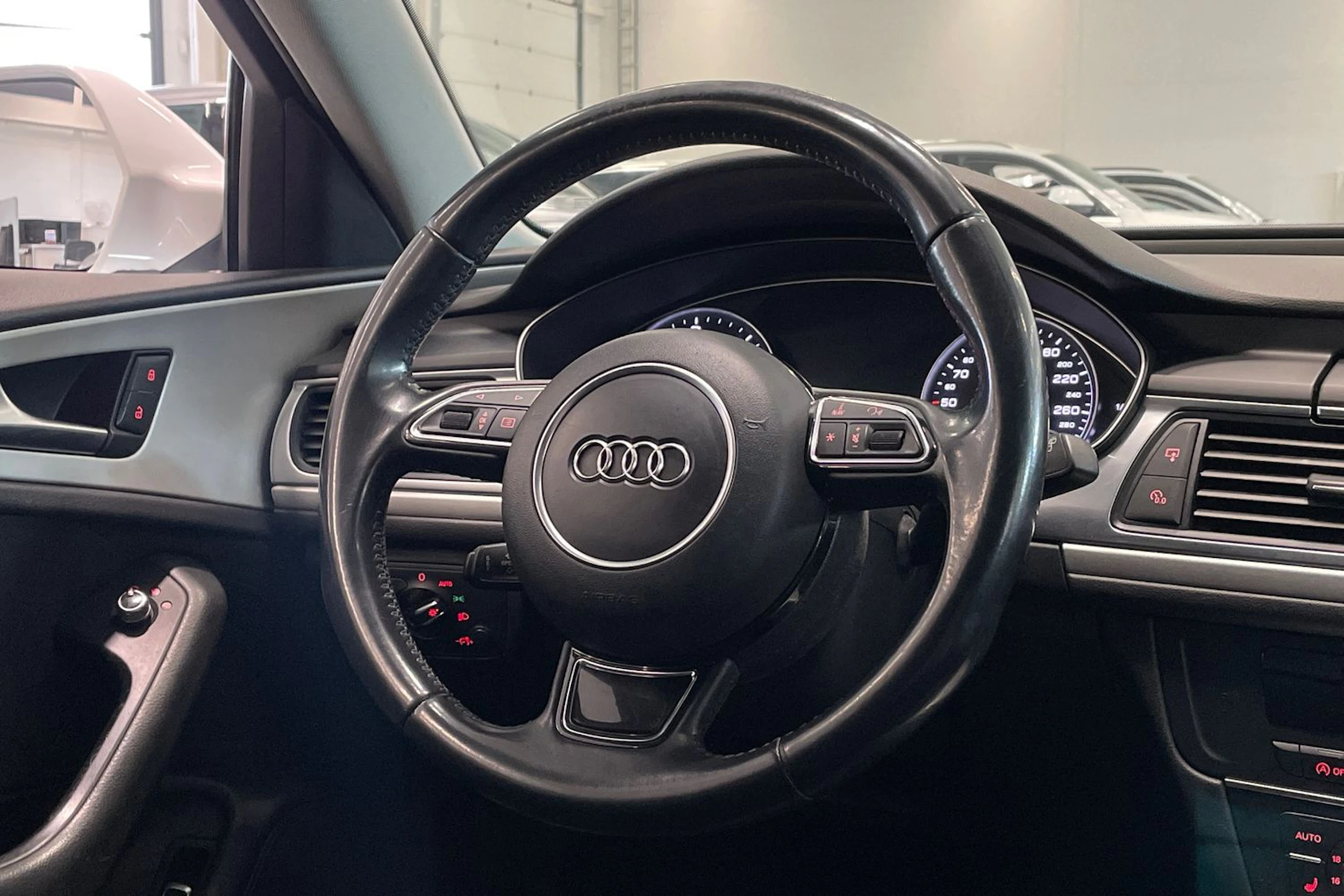 valkoinen Audi A6 2015 kuva 12.