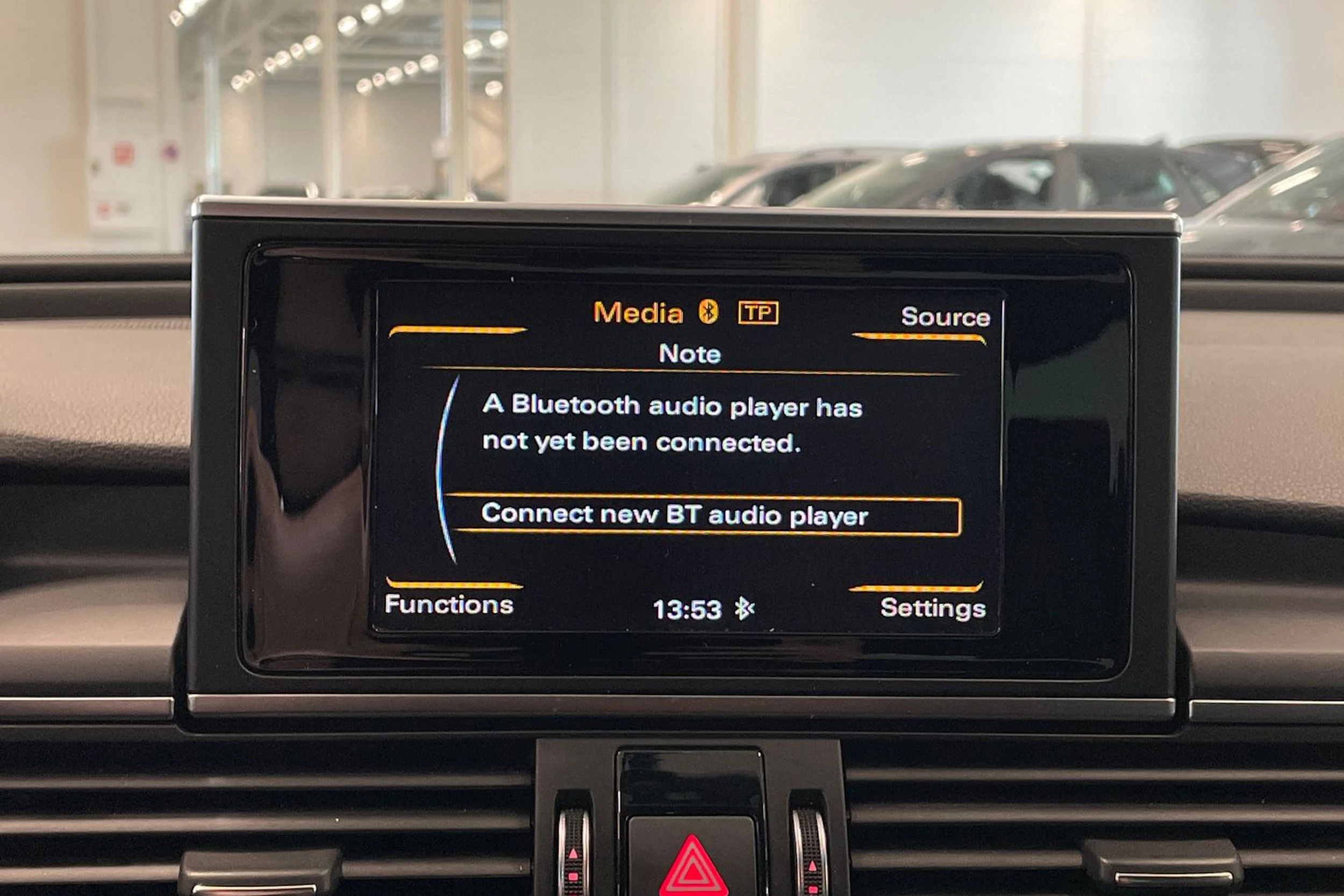 valkoinen Audi A6 2015 kuva 18.