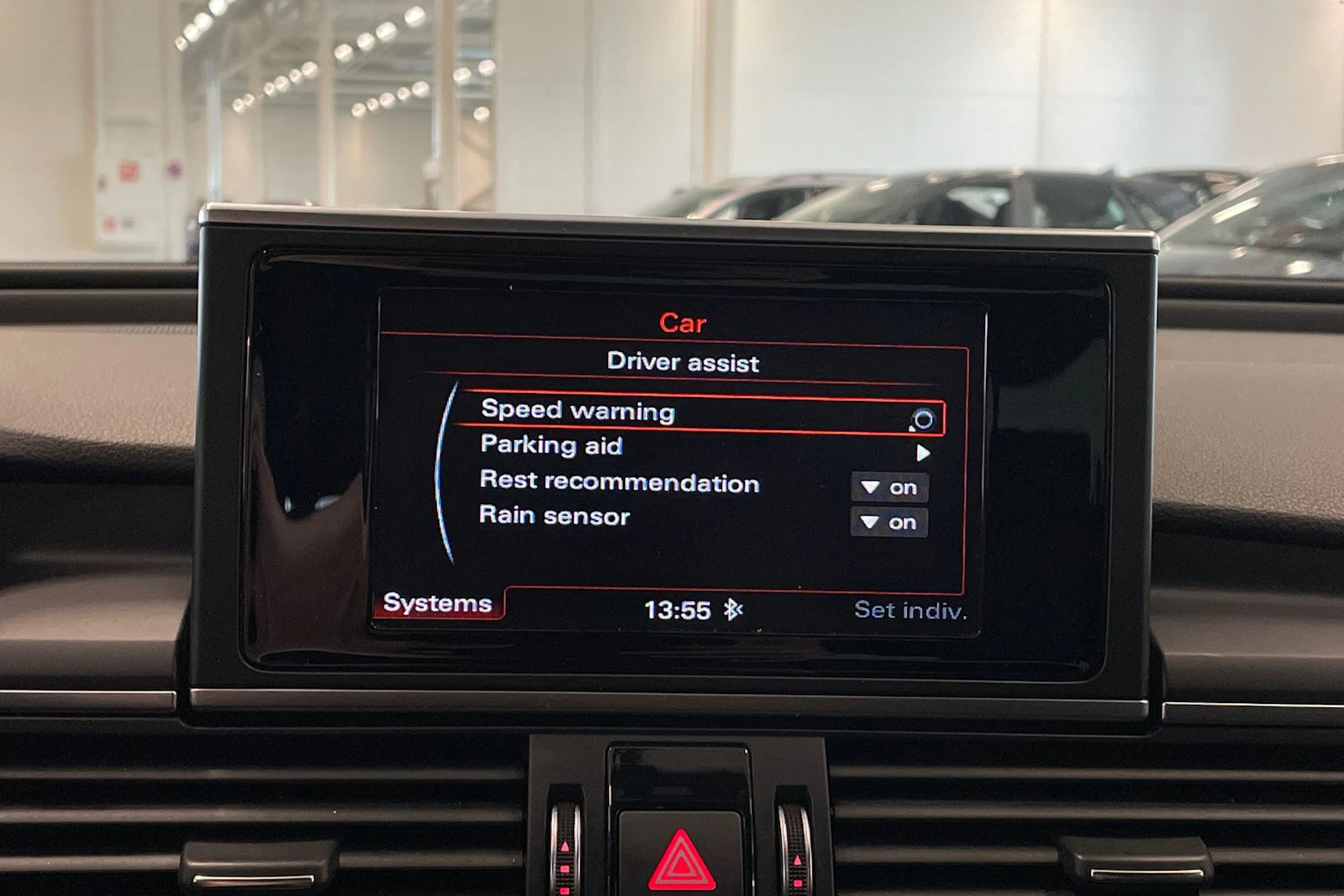 valkoinen Audi A6 2015 kuva 19.