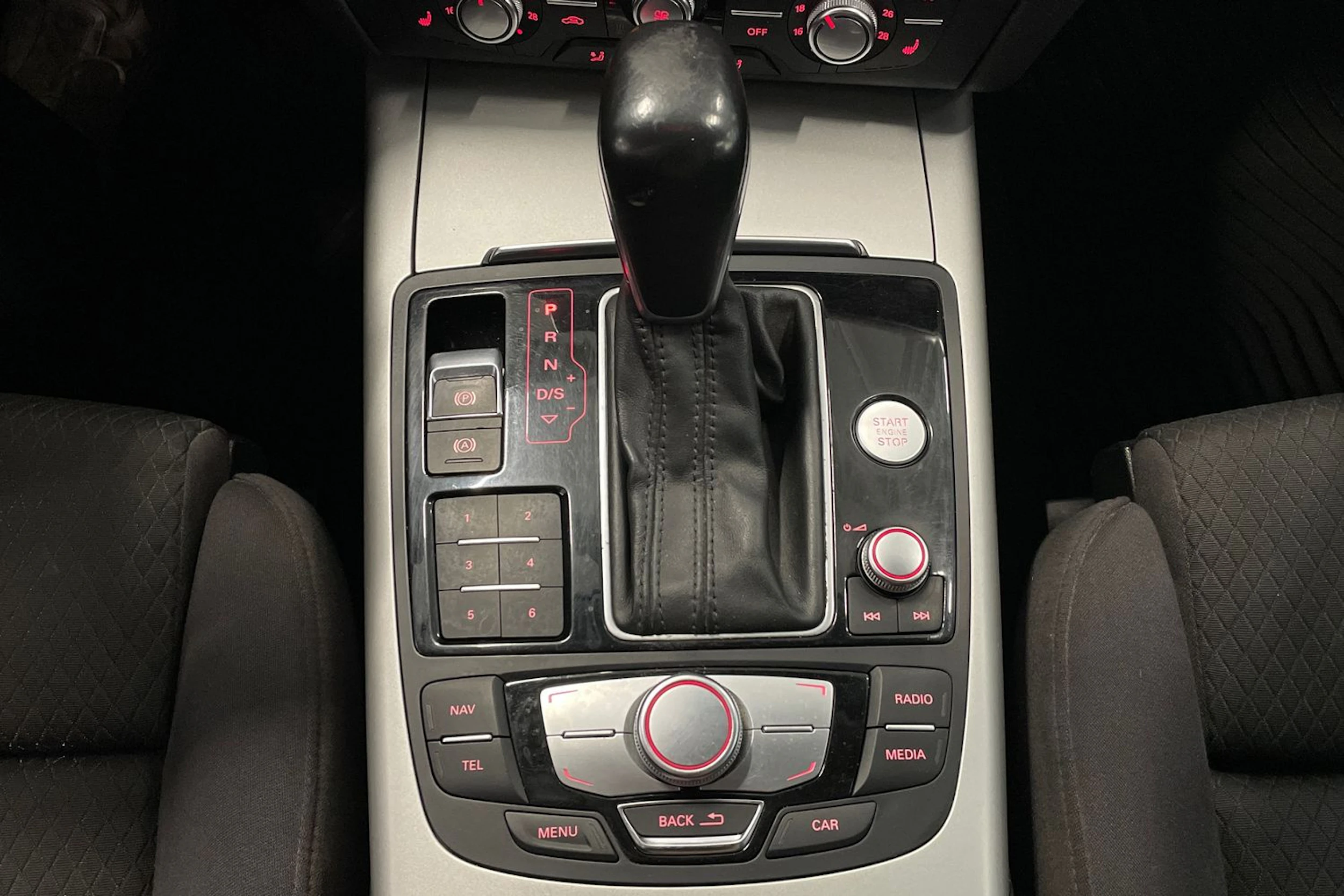 valkoinen Audi A6 2015 kuva 23.