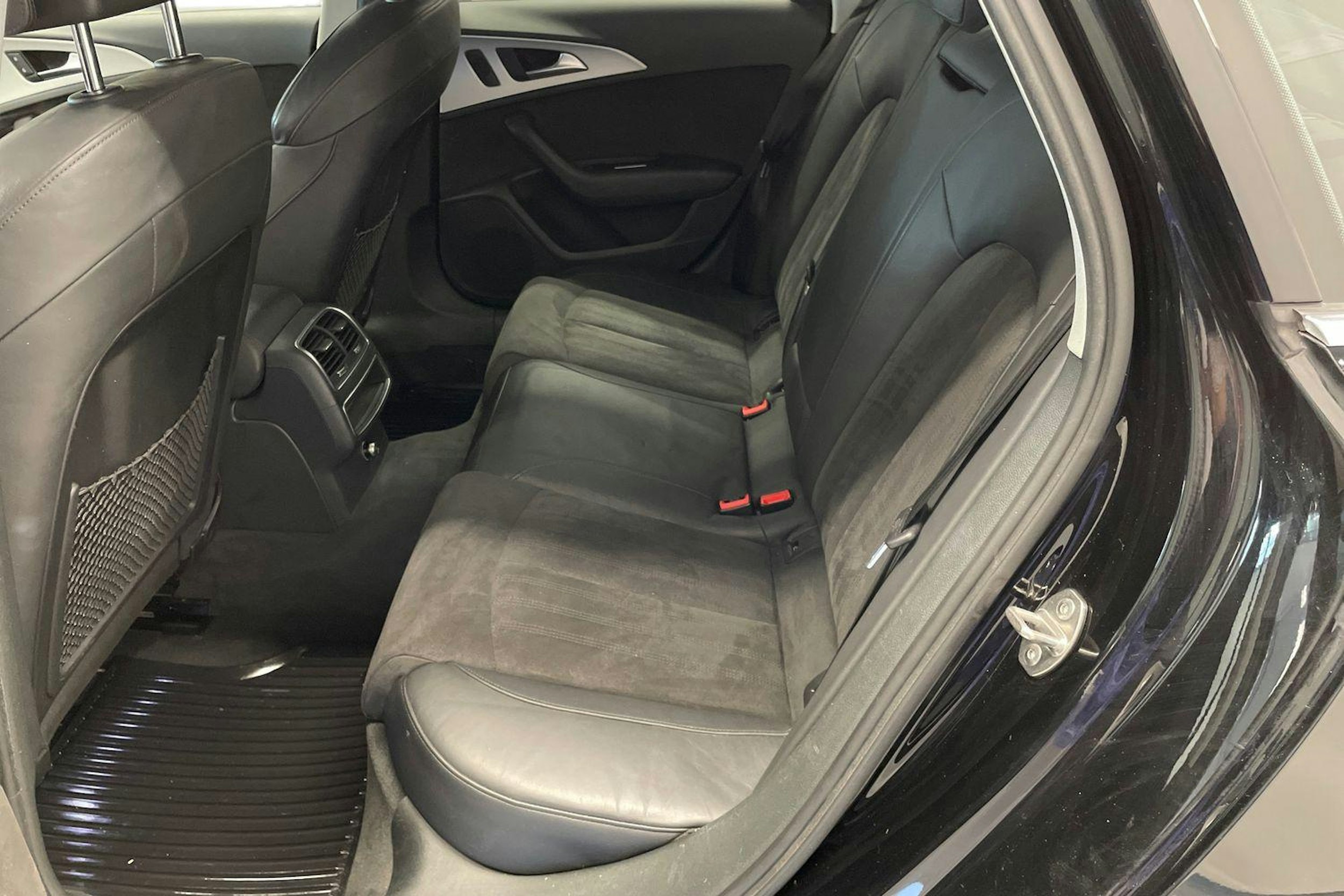 musta Audi A6 2015 kuva 10.