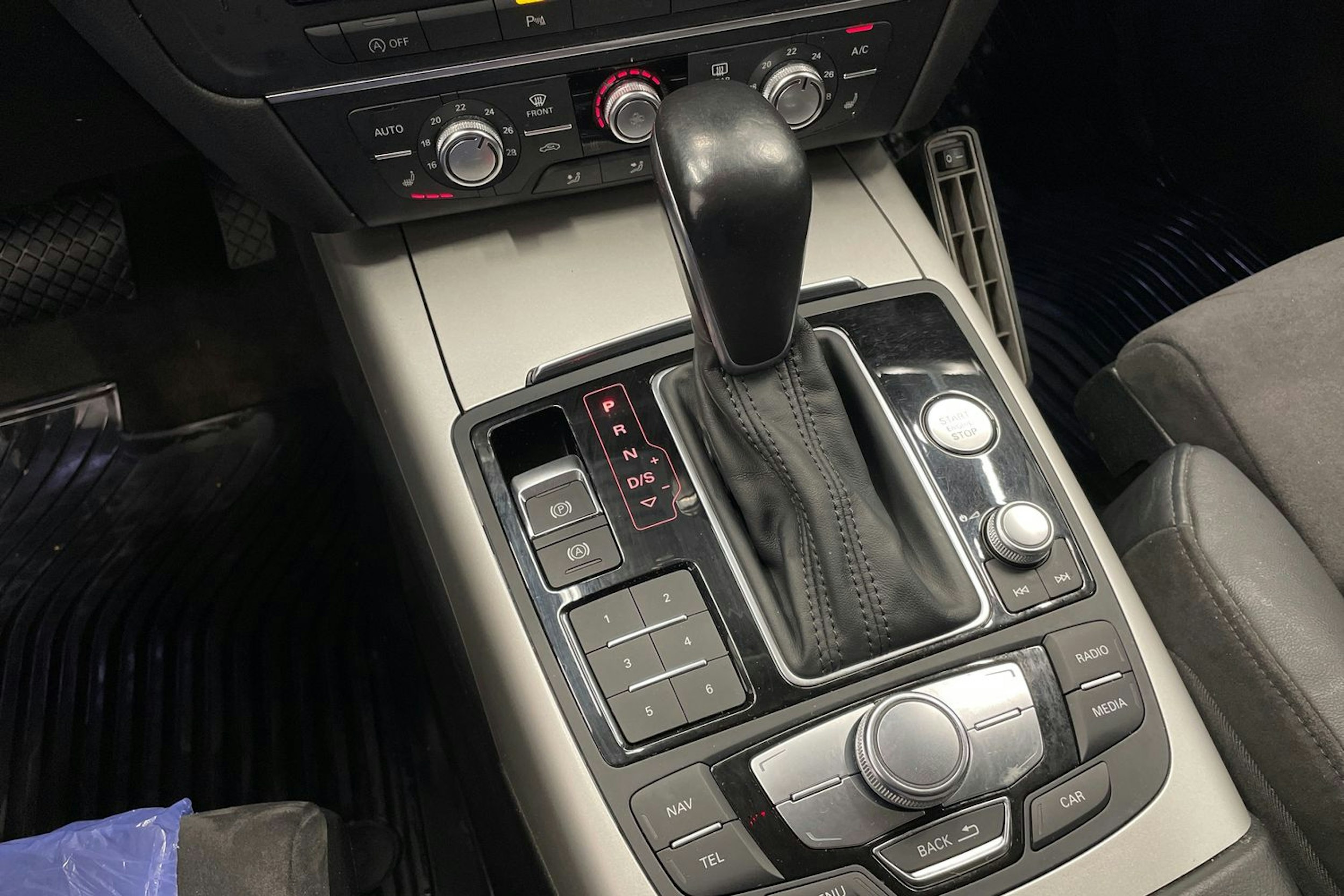 musta Audi A6 2015 kuva 18.