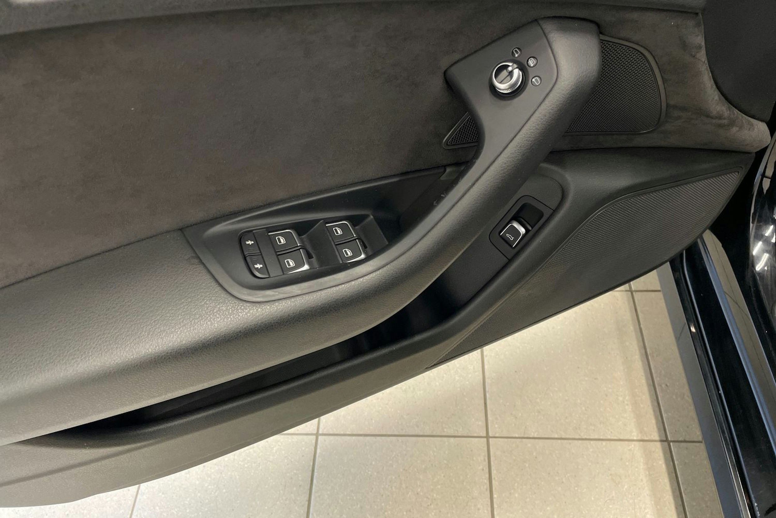 musta Audi A6 2015 kuva 19.