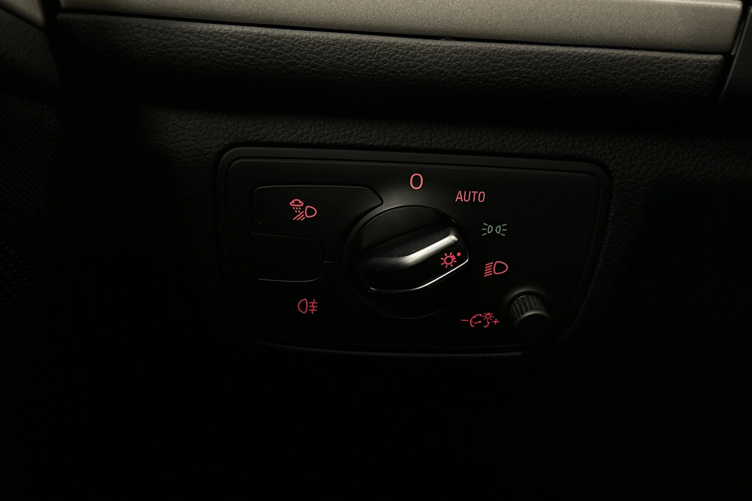 sininen Audi A6 2016 kuva 15.