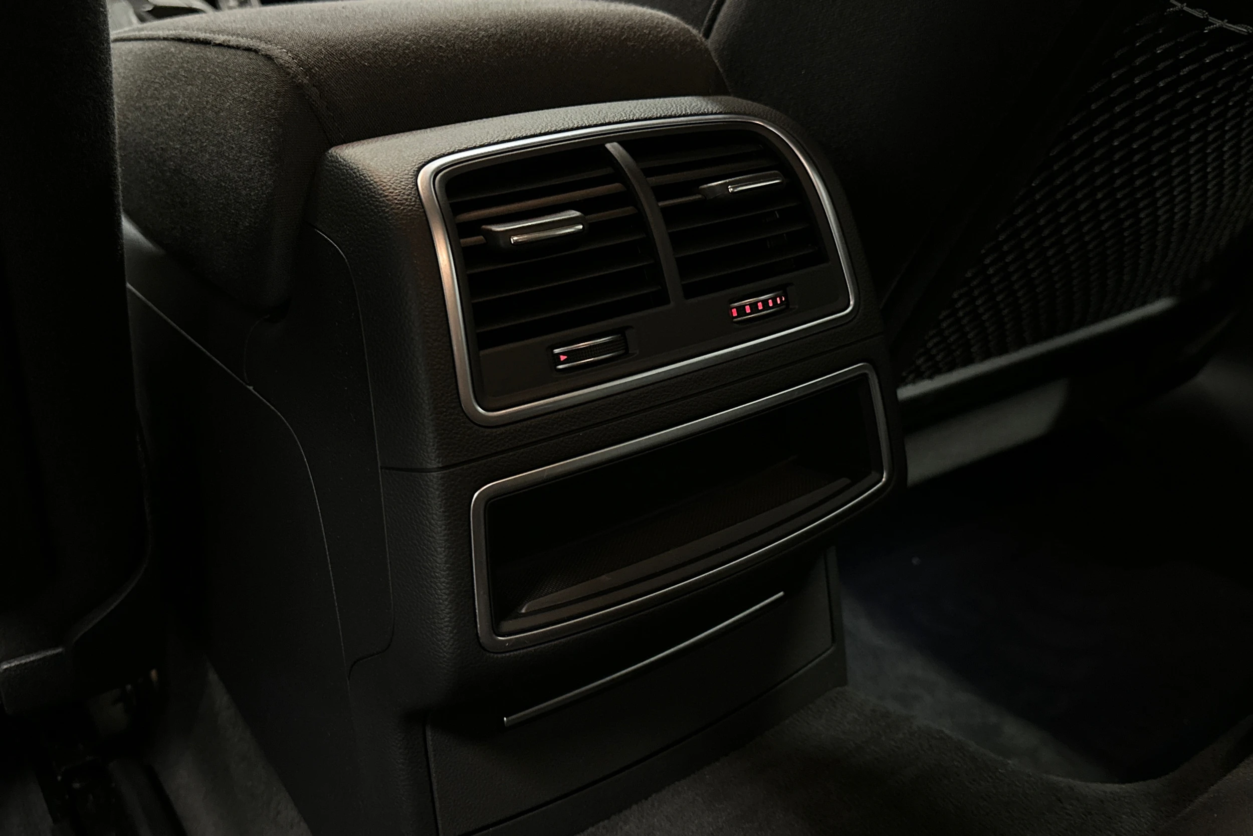 sininen Audi A6 2016 kuva 28.