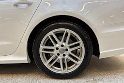 valkoinen Audi A6 2015 kuva 13.