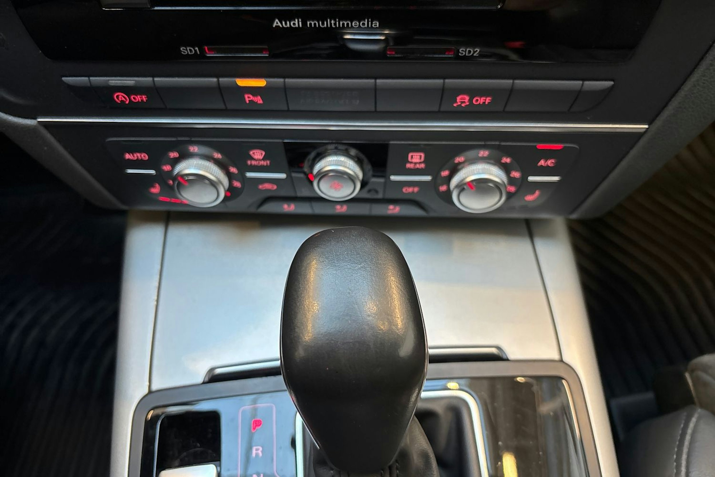 valkoinen Audi A6 2015 kuva 24.