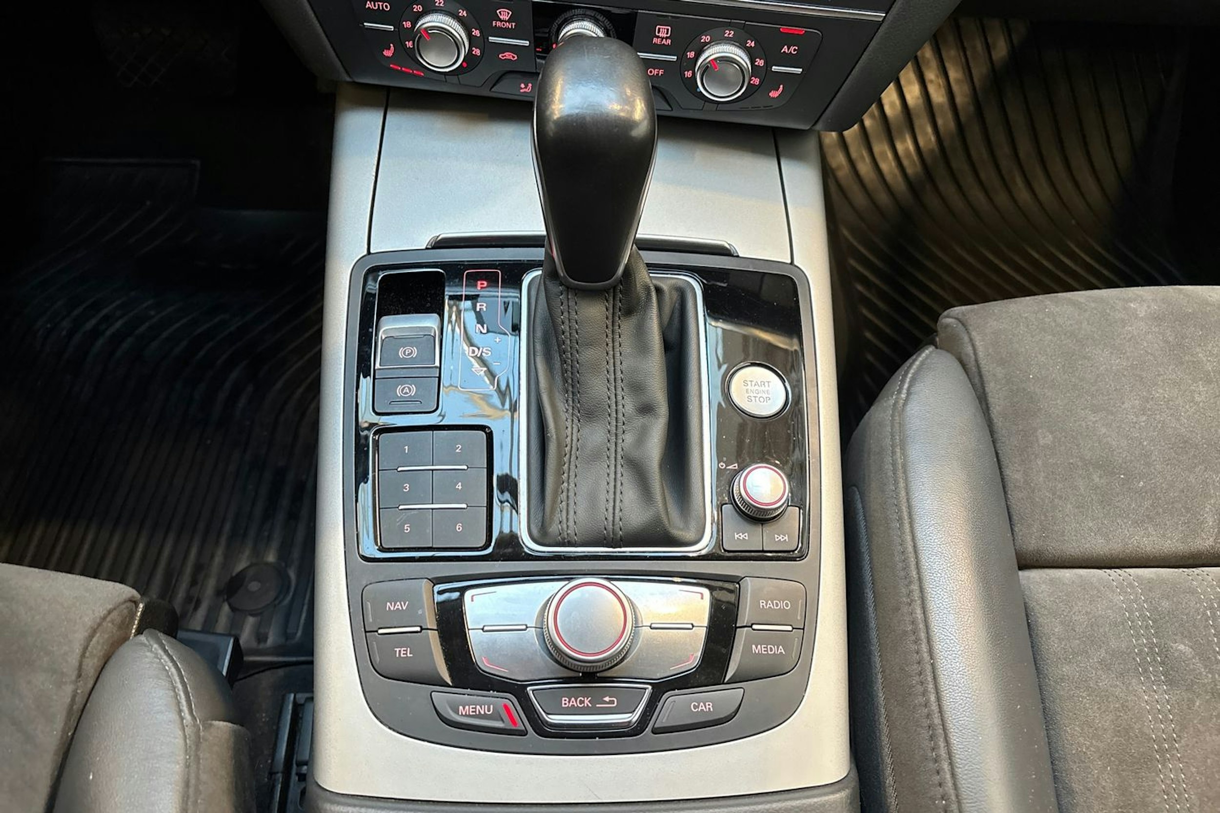 valkoinen Audi A6 2015 kuva 25.