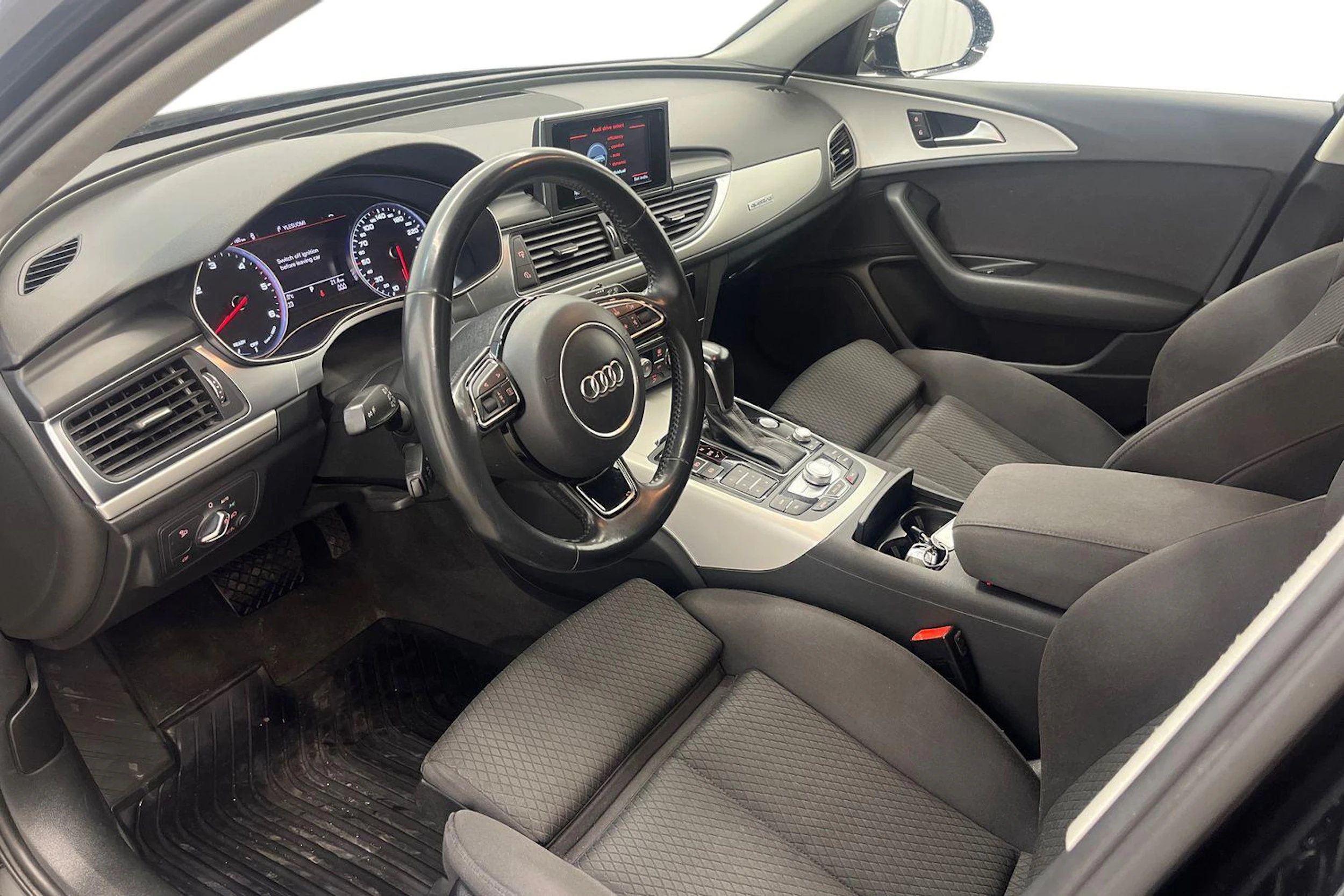 musta Audi A6 2015 kuva 6.
